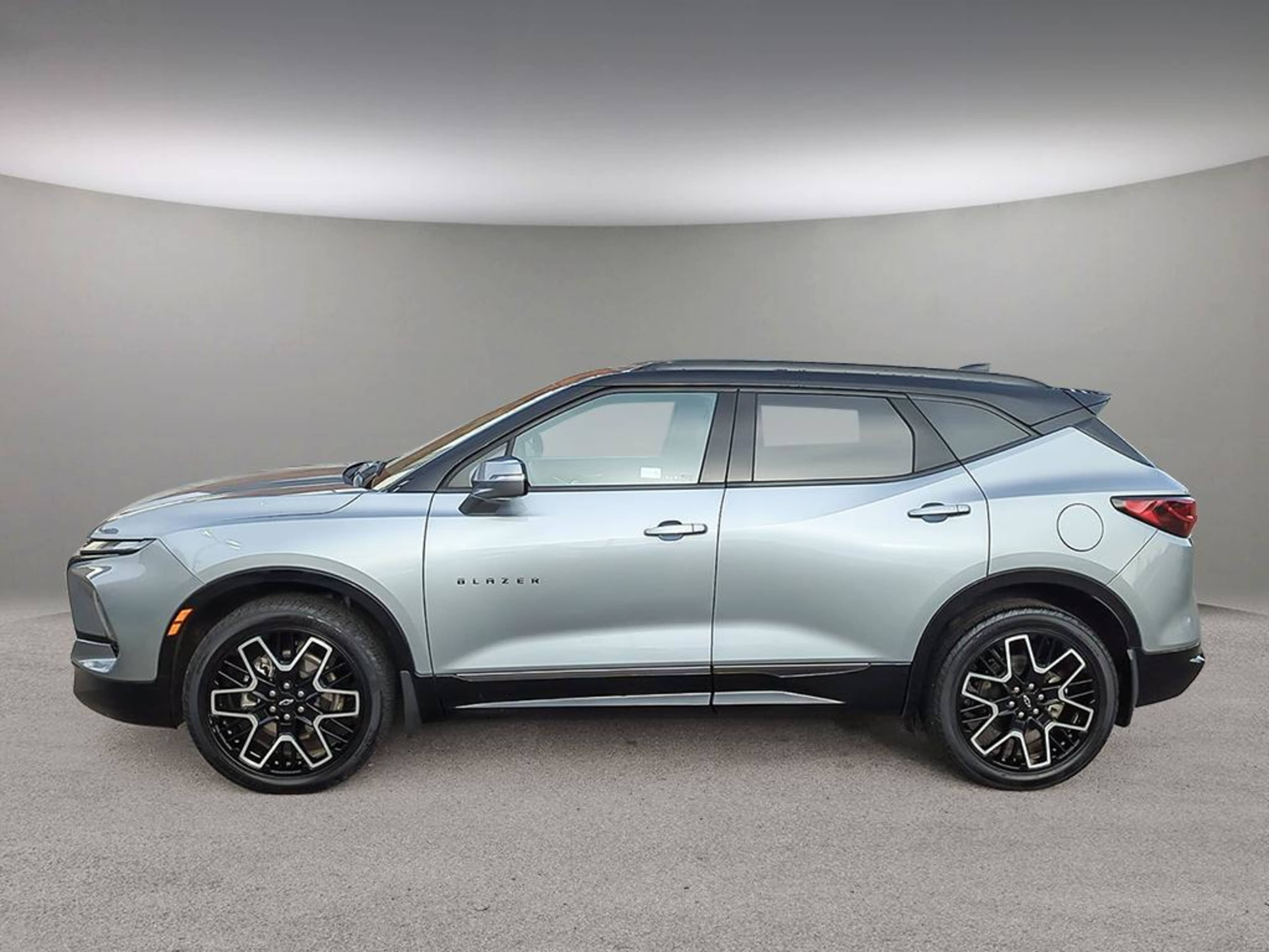 2023 Chevrolet Blazer RS photo 3