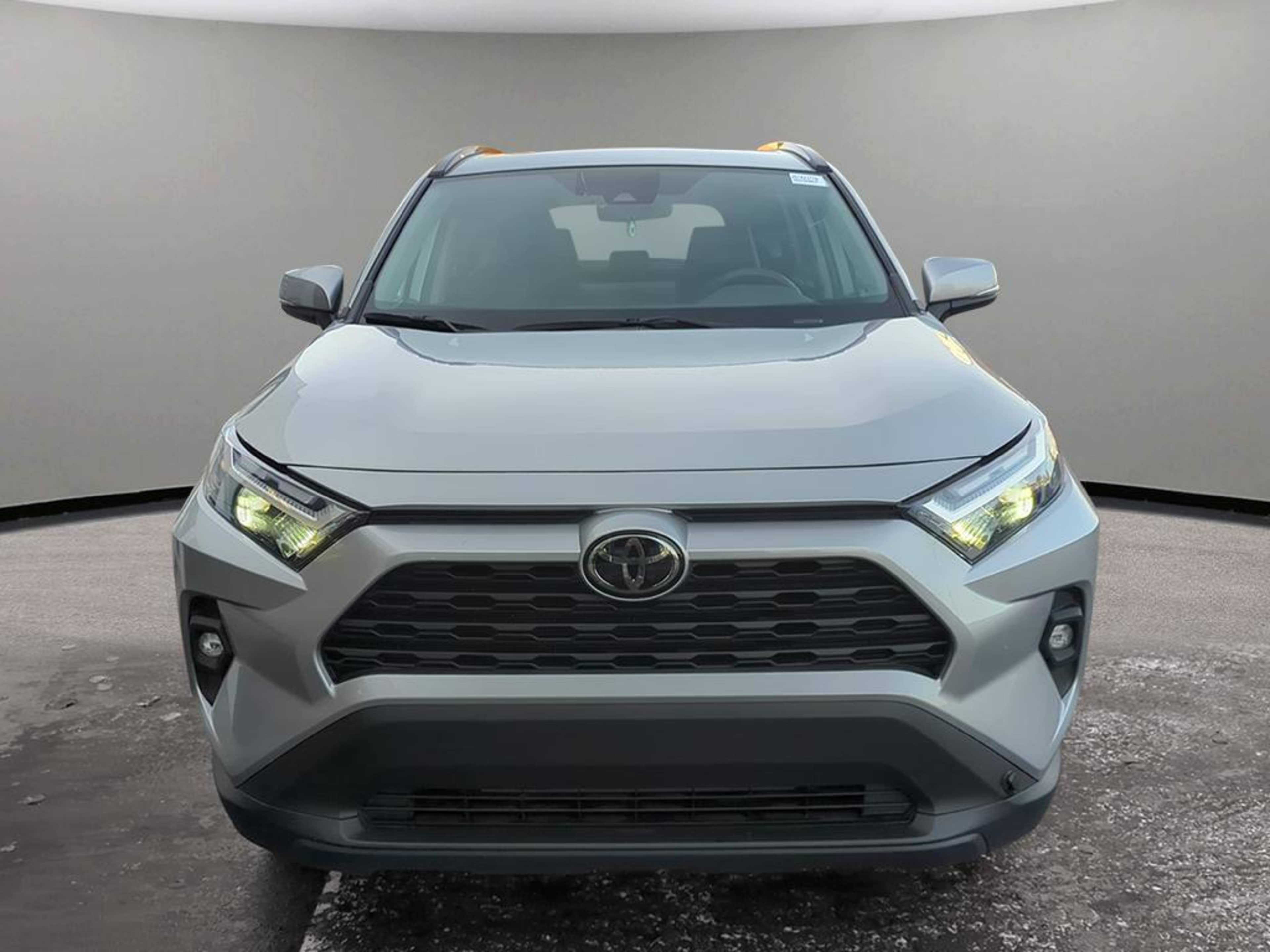 2024 Toyota RAV4 XLE Premium photo 2
