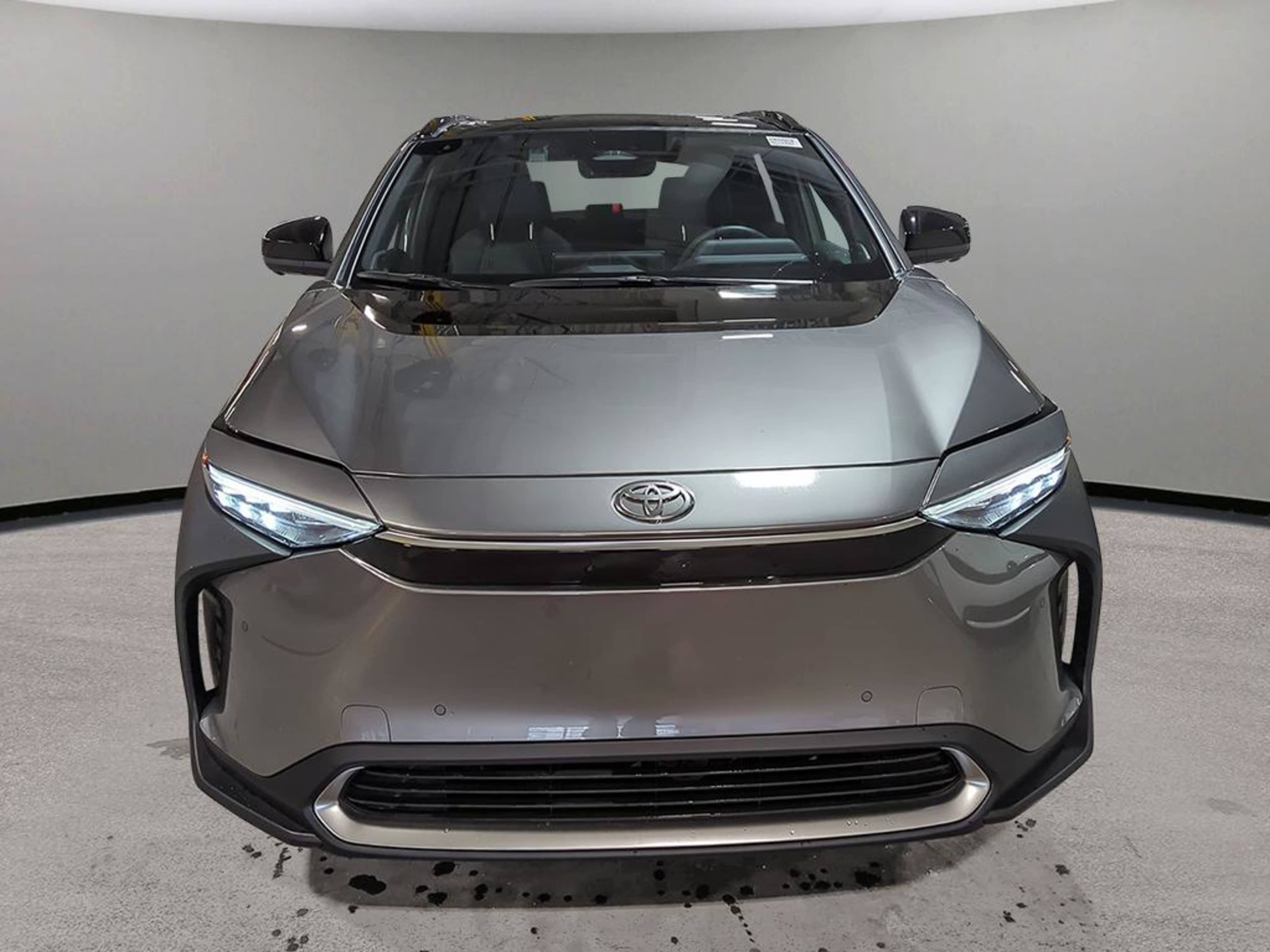 2025 Toyota bZ photo 2