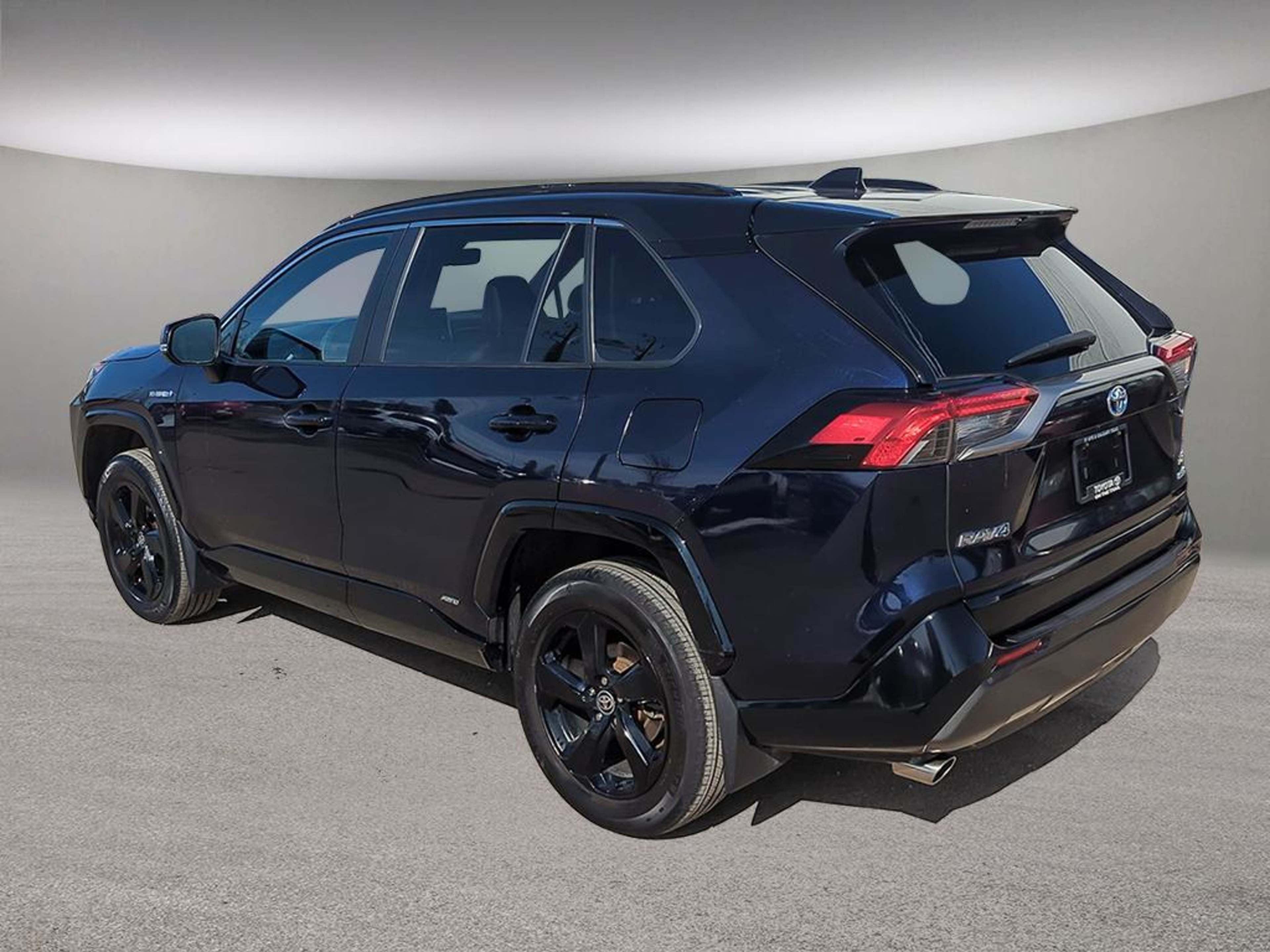 2021 Toyota RAV4 Hybrid XSE photo 4
