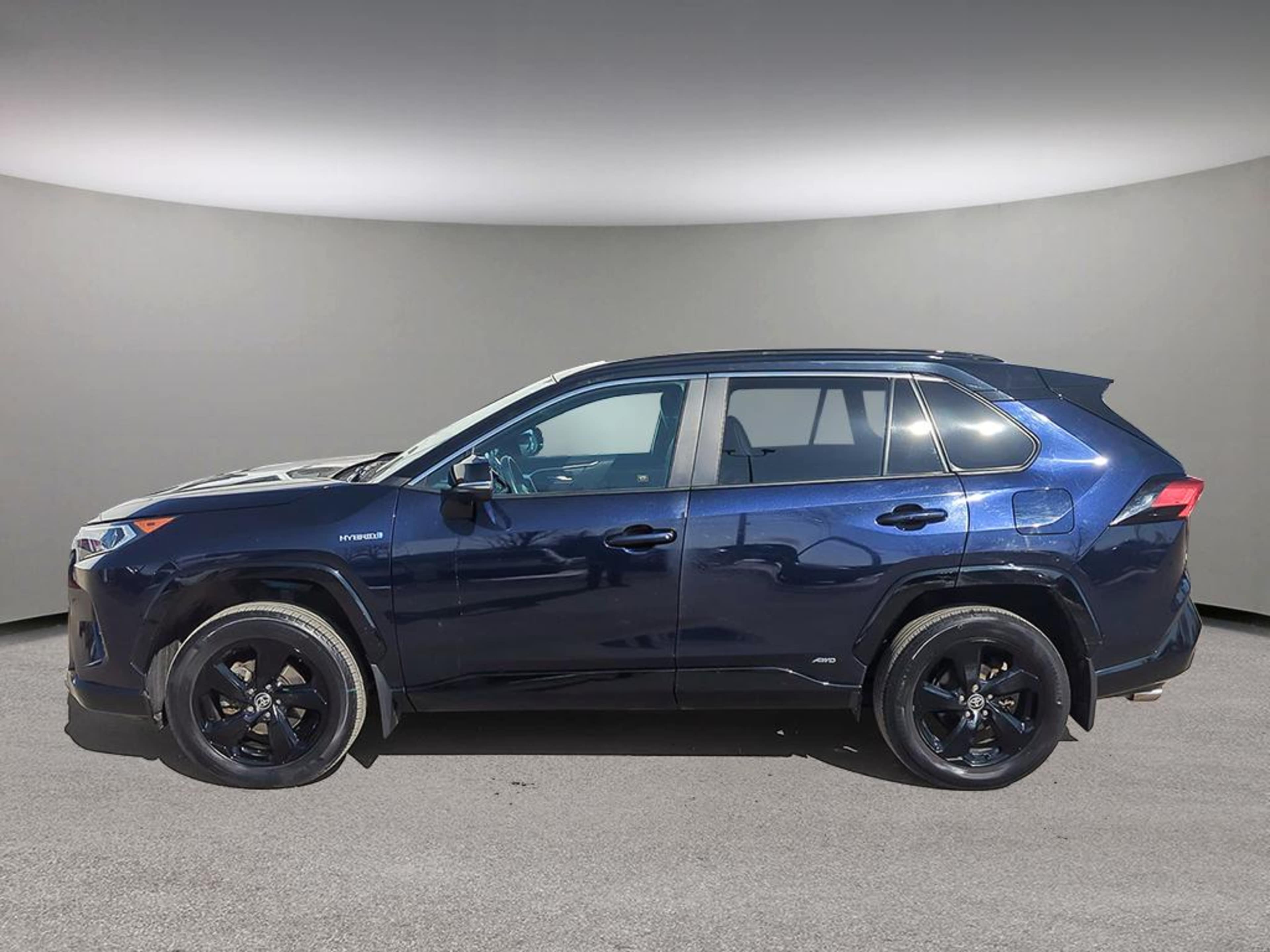 2021 Toyota RAV4 Hybrid XSE photo 3