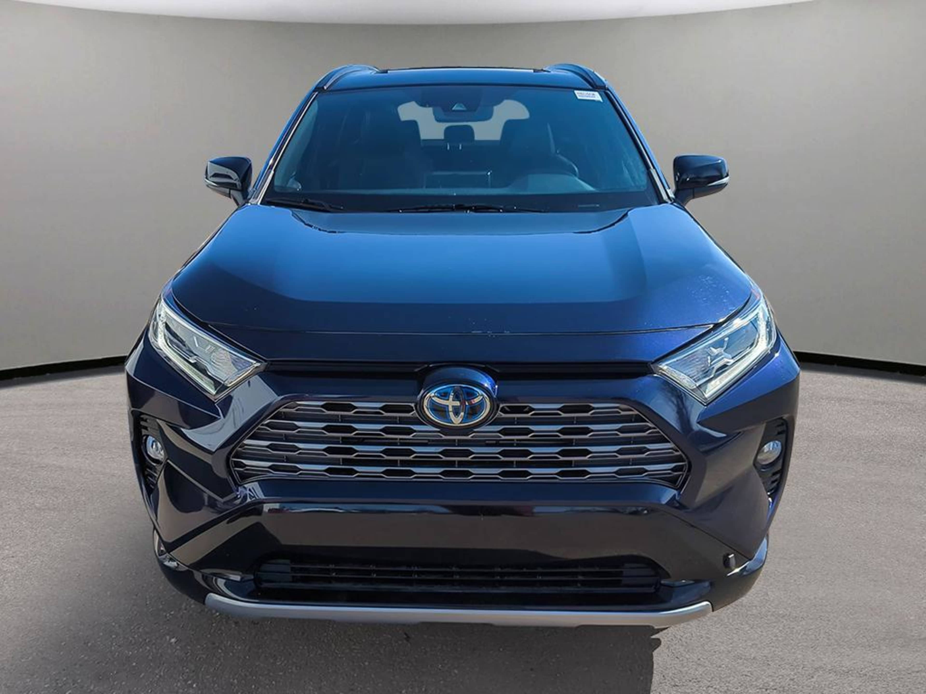 2021 Toyota RAV4 Hybrid XSE photo 2