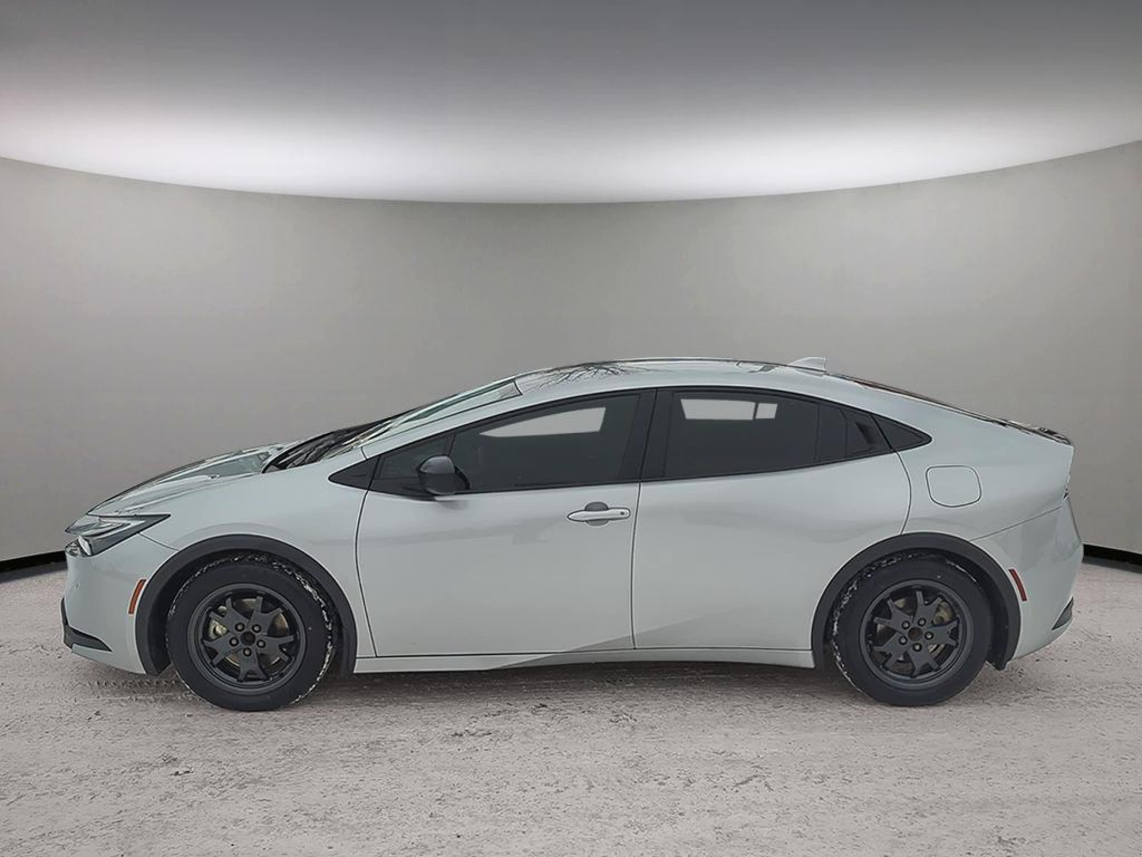 2024 Toyota Prius Prime photo 2