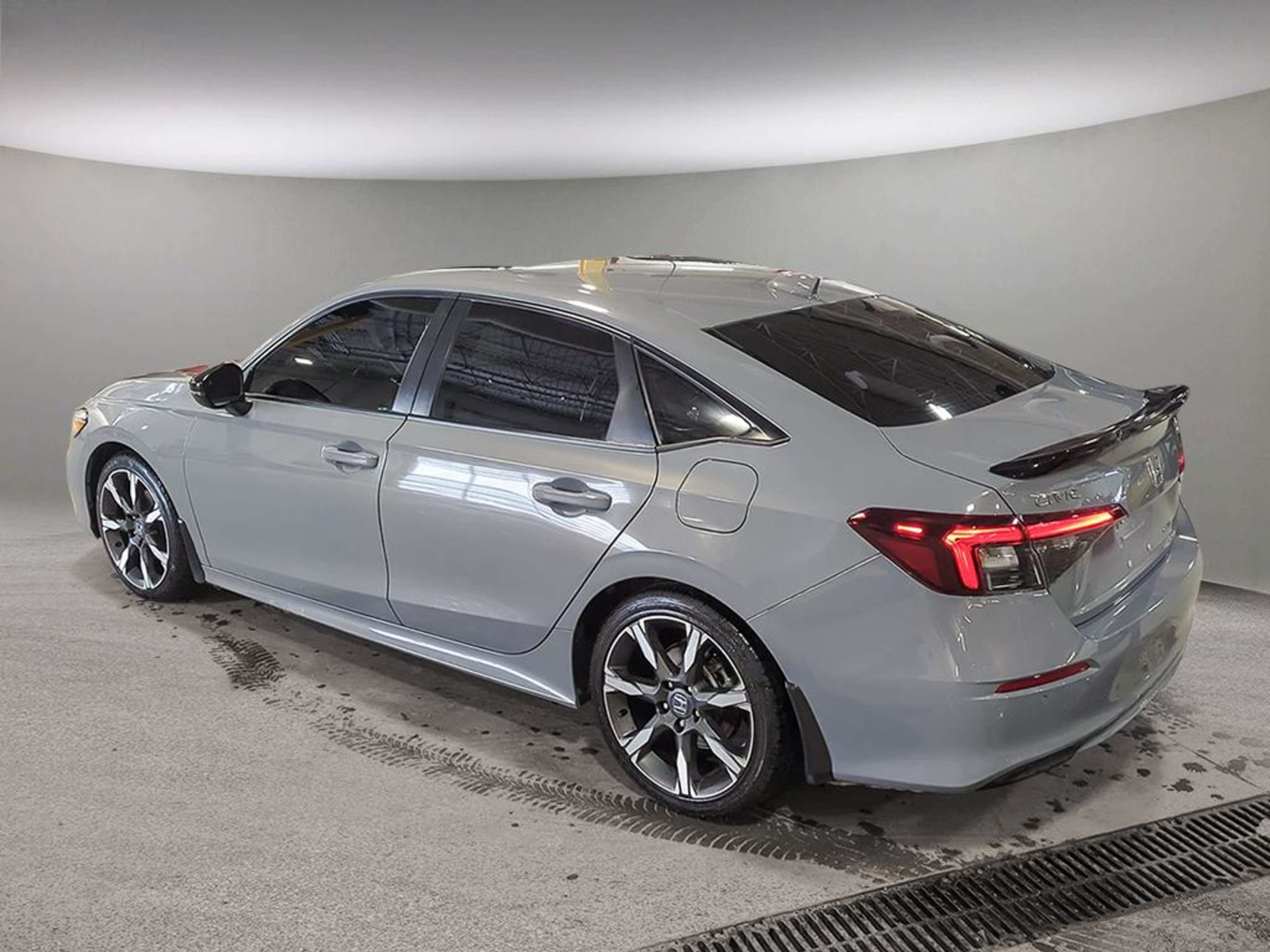 2025 Honda Civic Sport Touring Hybrid photo 4