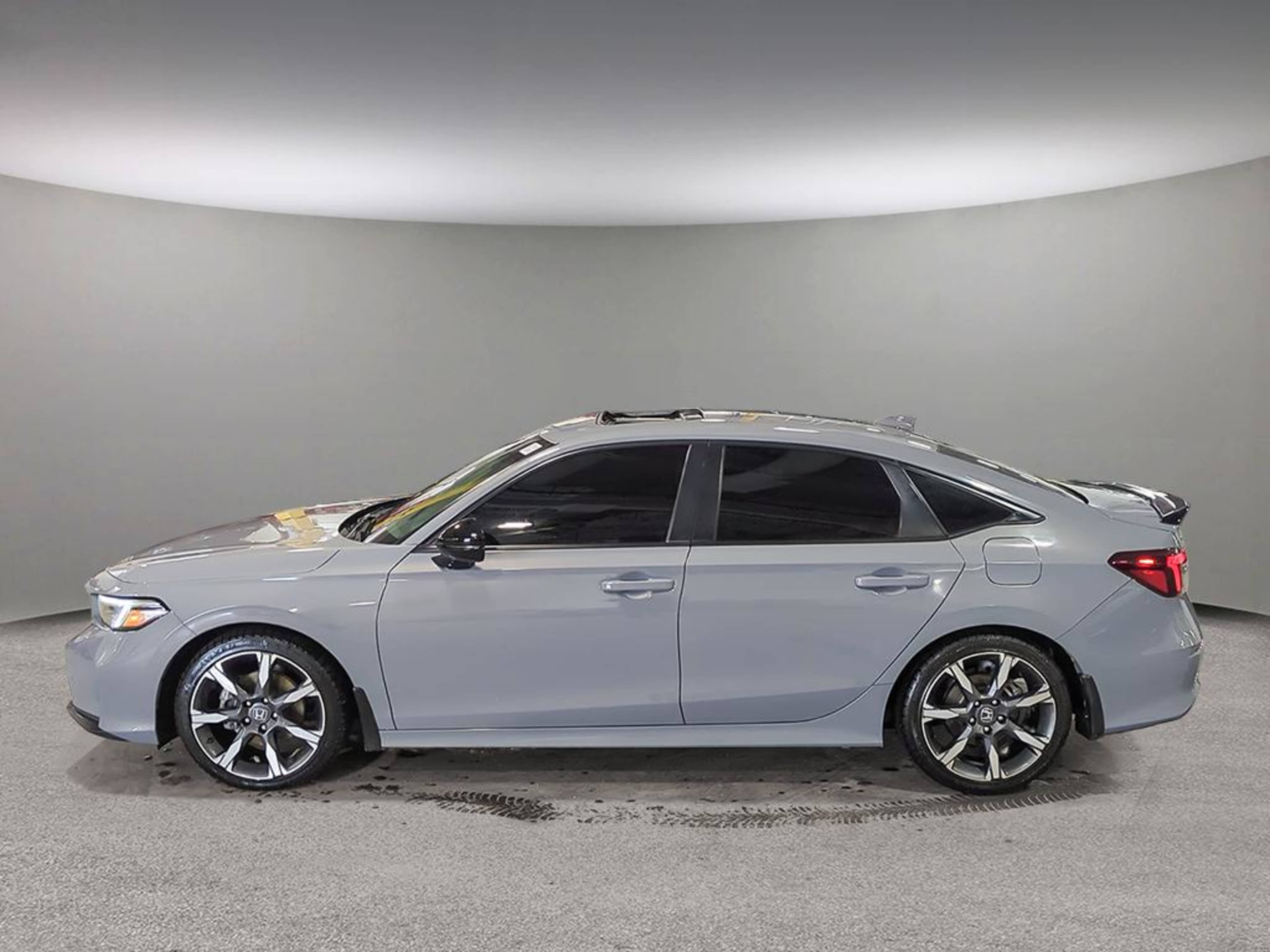 2025 Honda Civic Sport Touring Hybrid photo 3