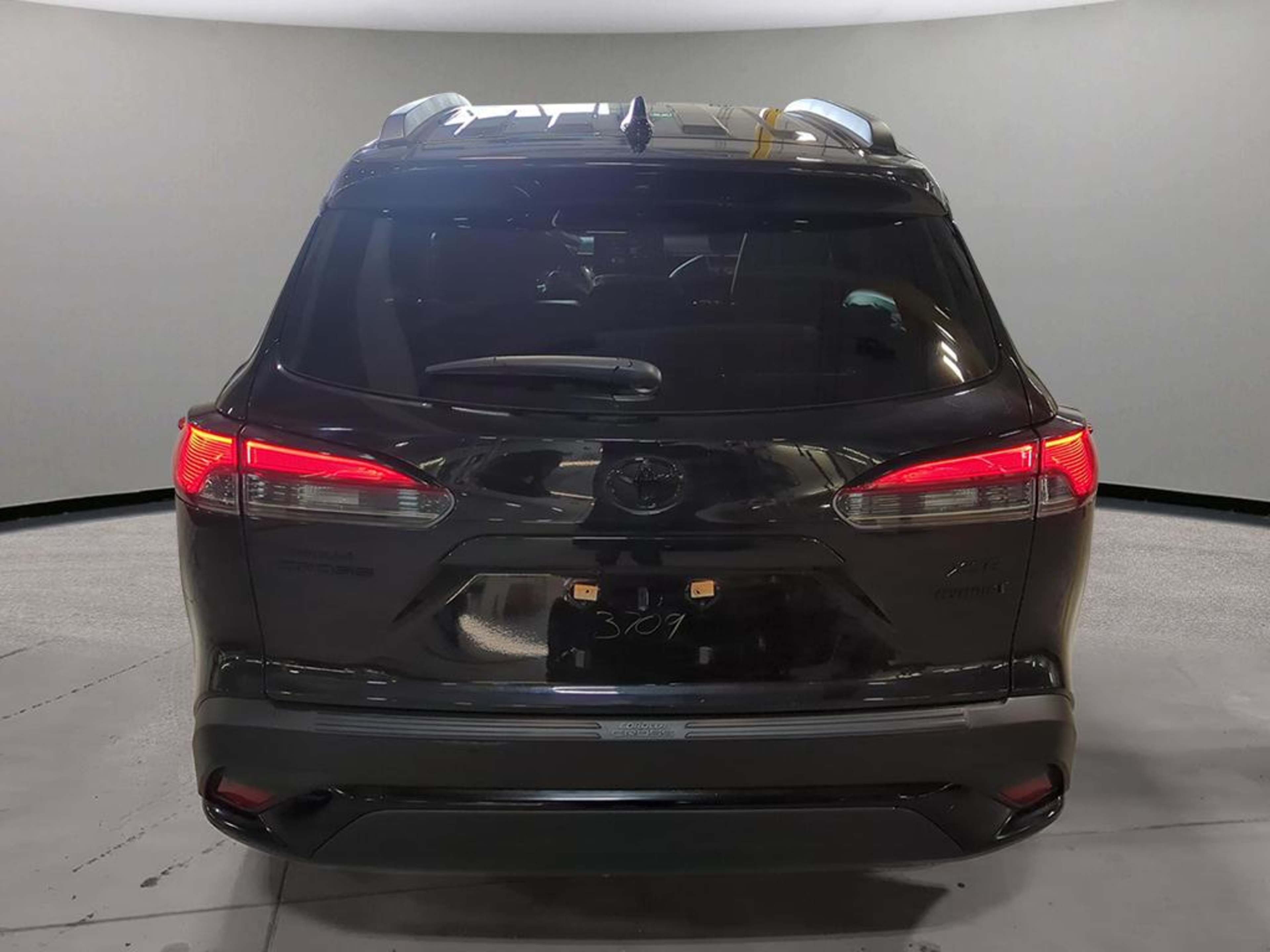 2023 Toyota Corolla Cross Hybrid XSE photo 4