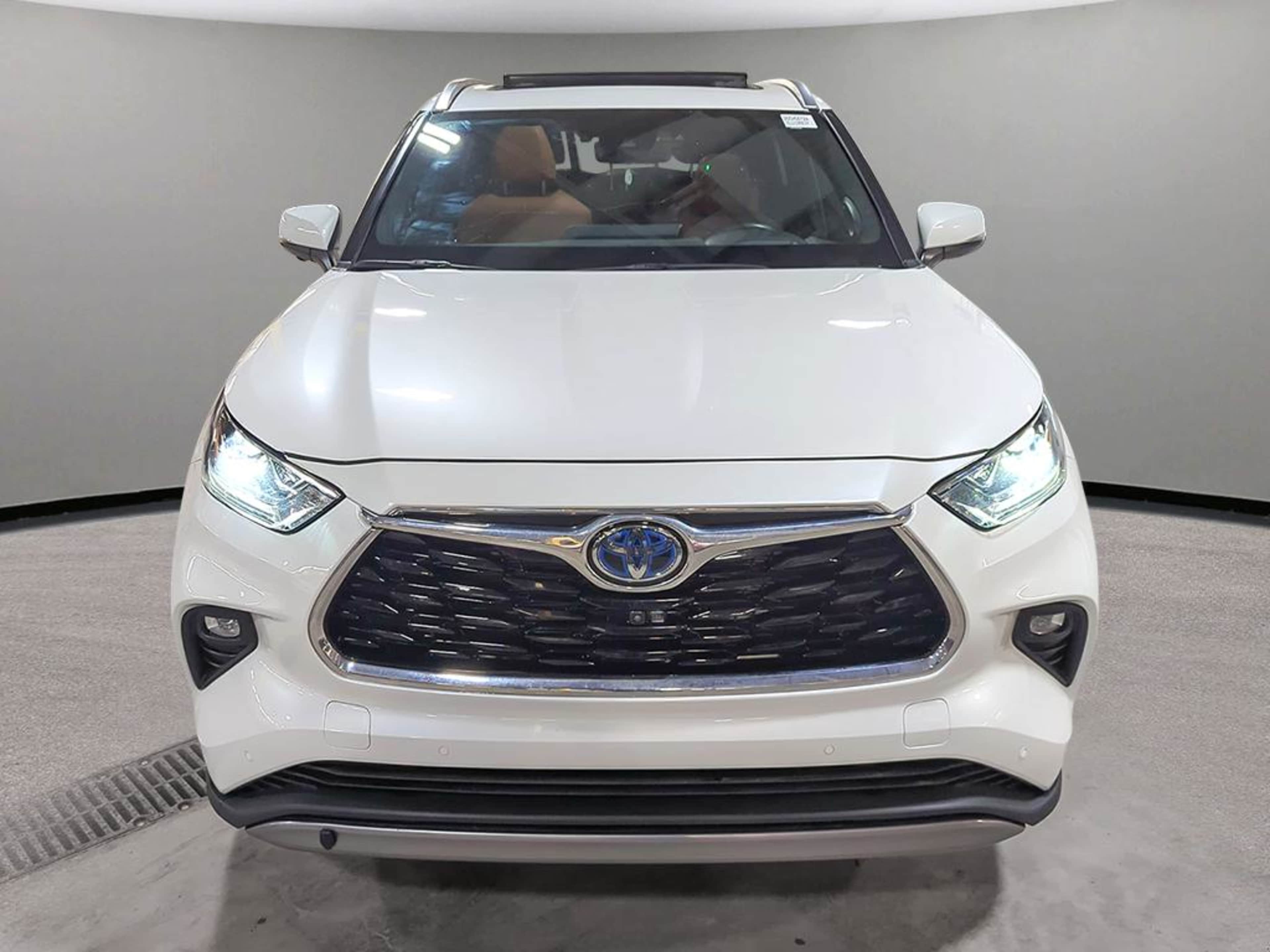 2023 Toyota Highlander Hybrid Platinum photo 2