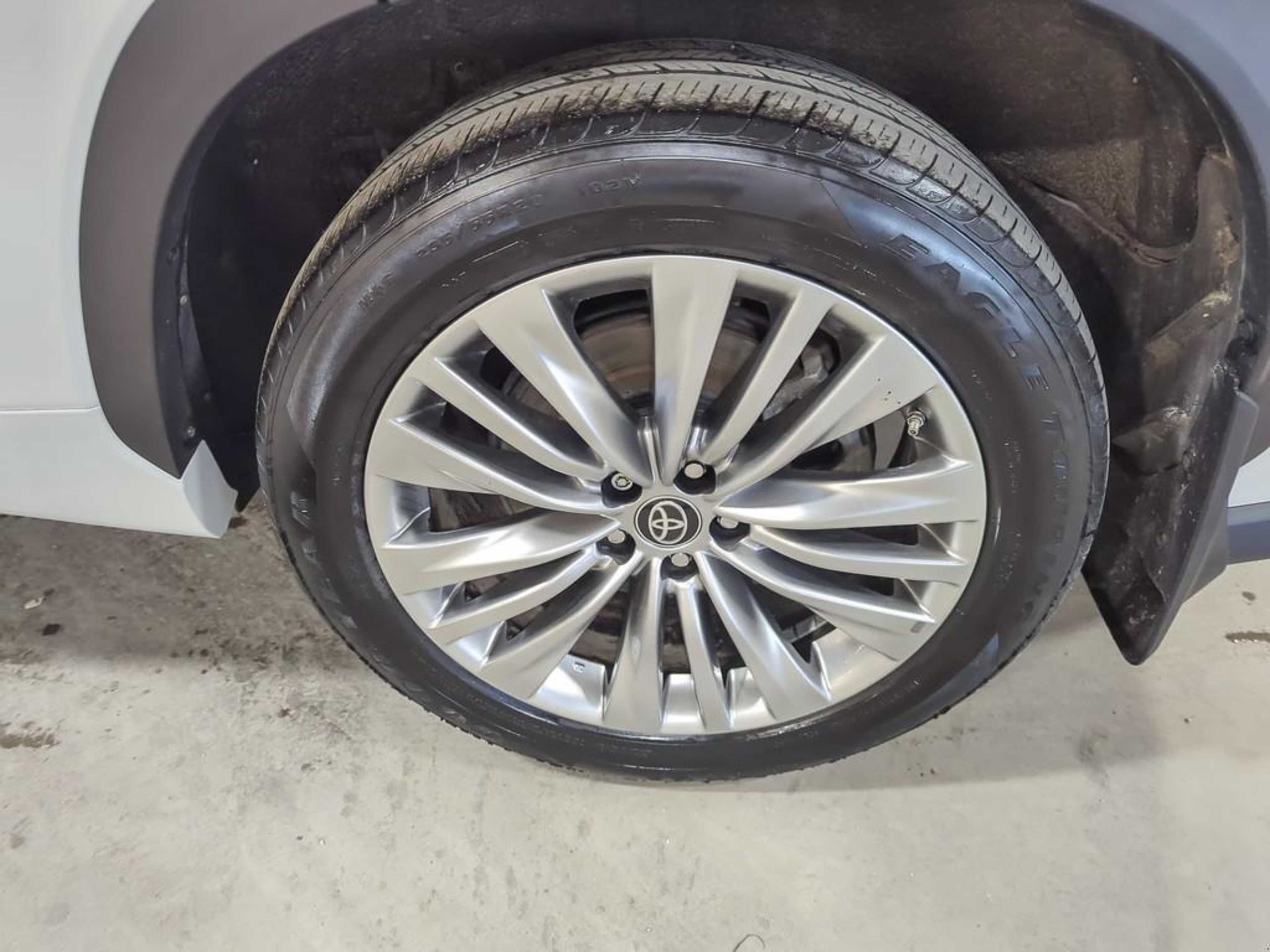 2023 Toyota Highlander Hybrid Platinum photo 4