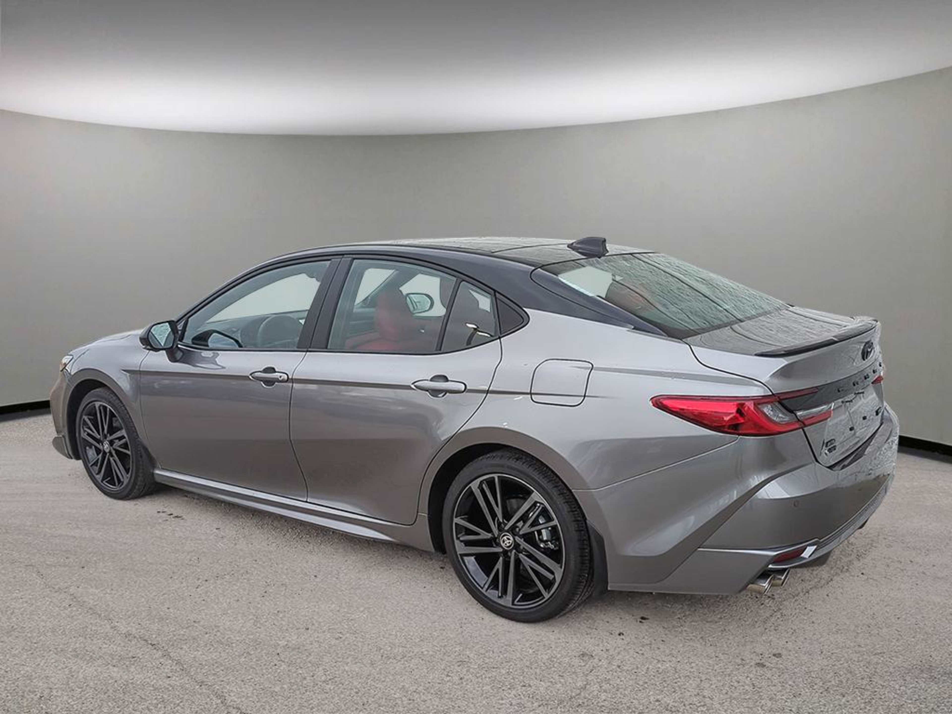 2026 Toyota Camry Hybrid XSE photo 4