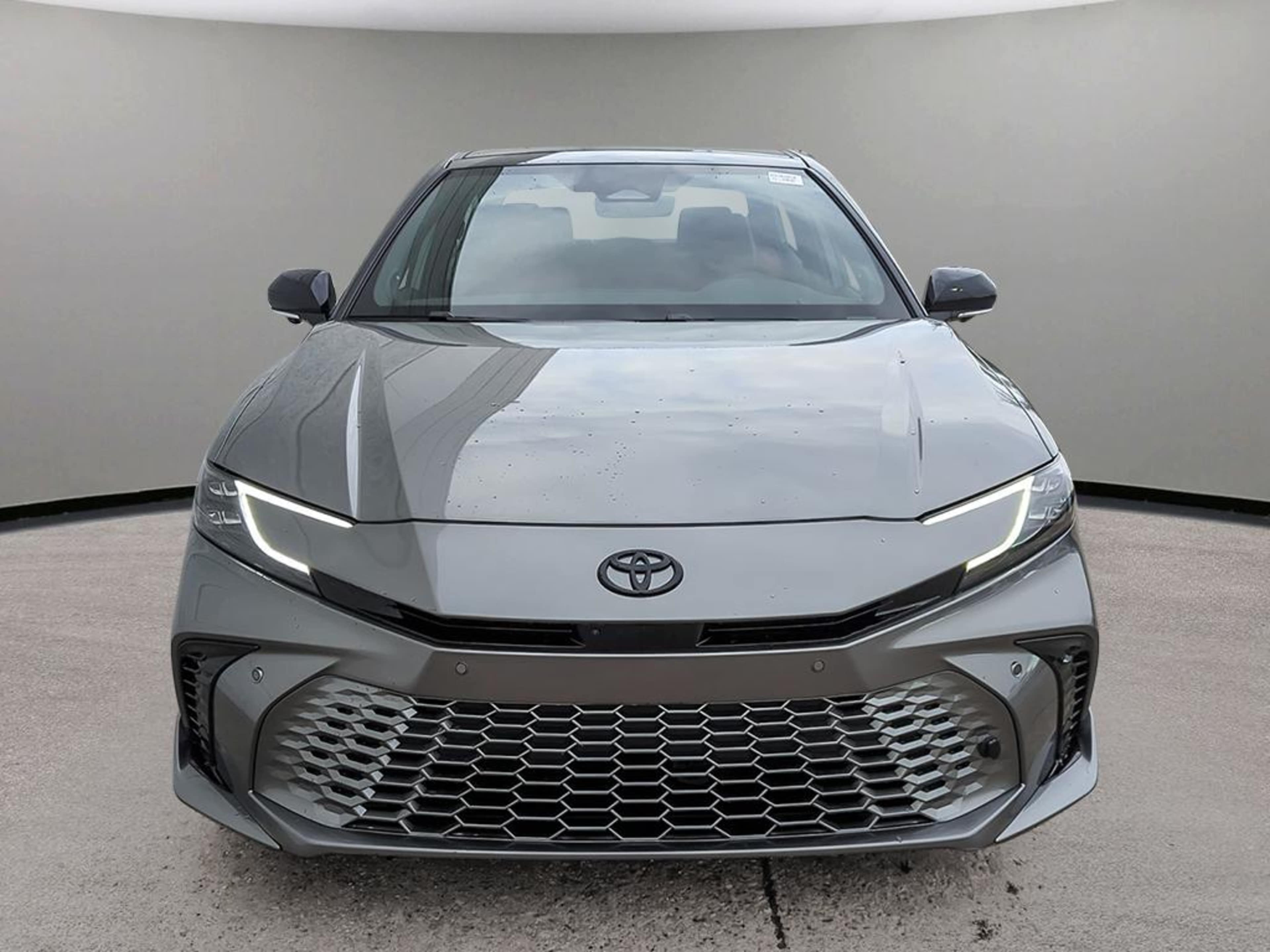 2026 Toyota Camry Hybrid XSE photo 2