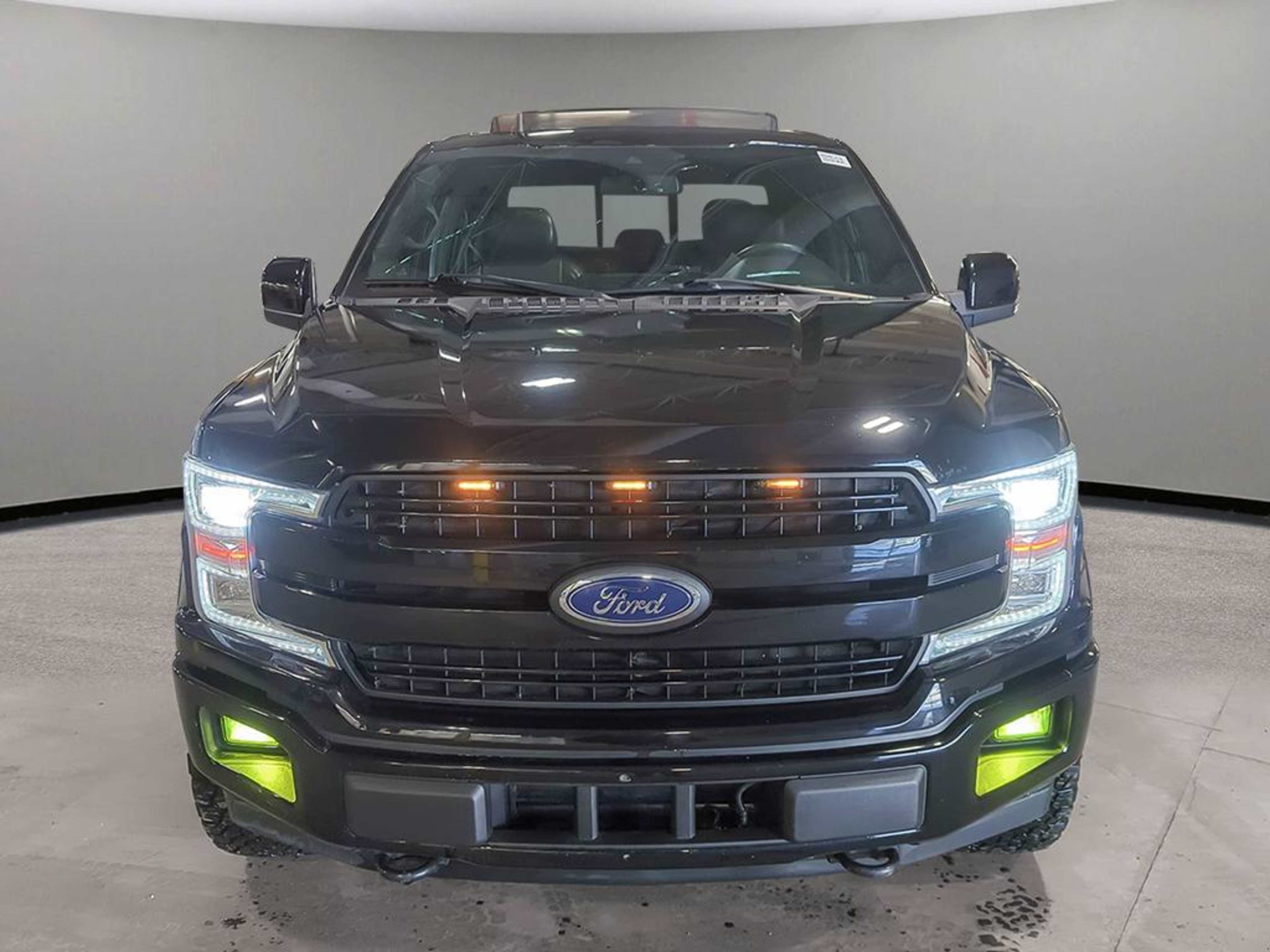 2019 Ford F-150 Lariat photo 2