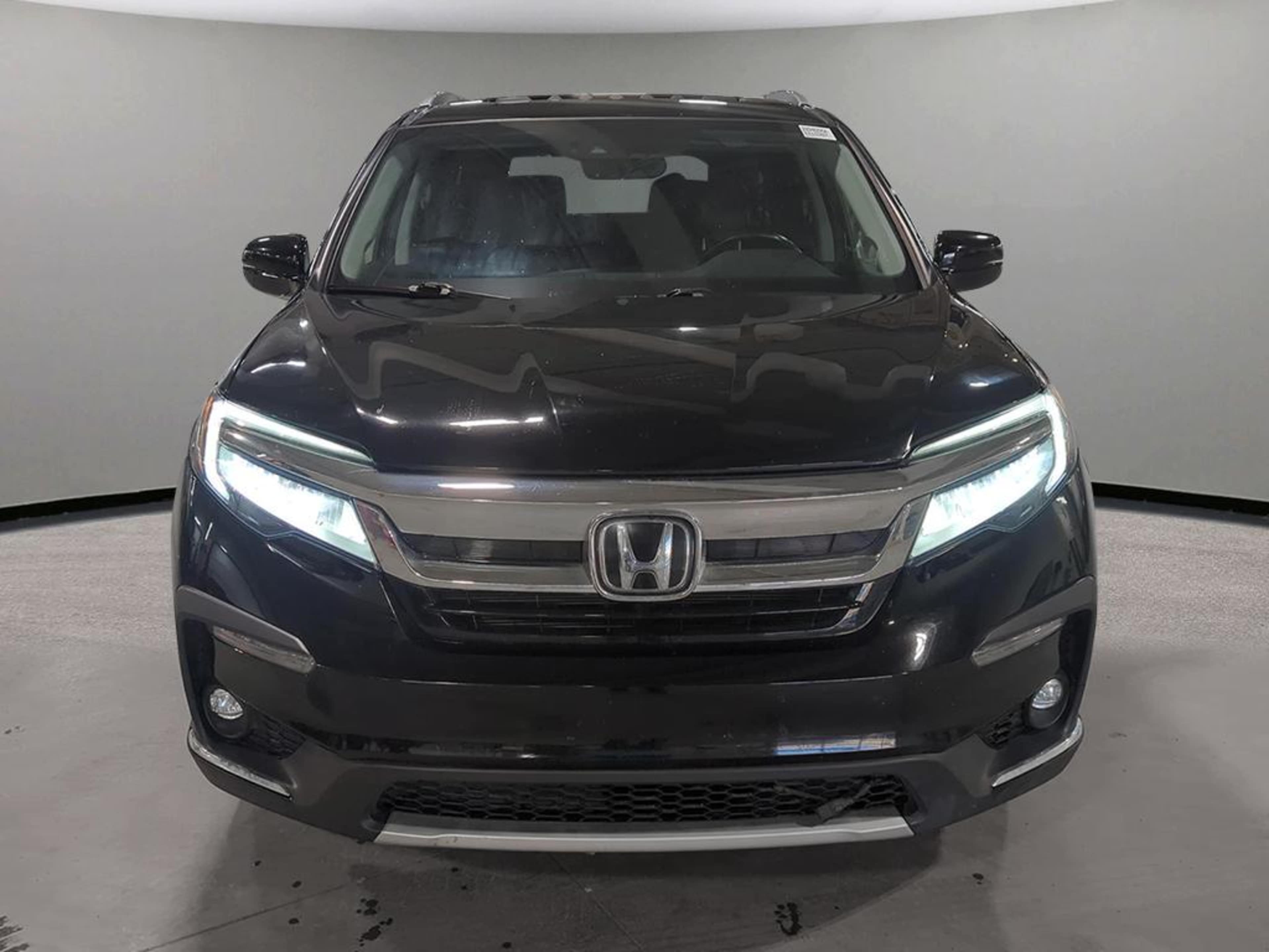 2019 Honda Pilot Touring photo 2