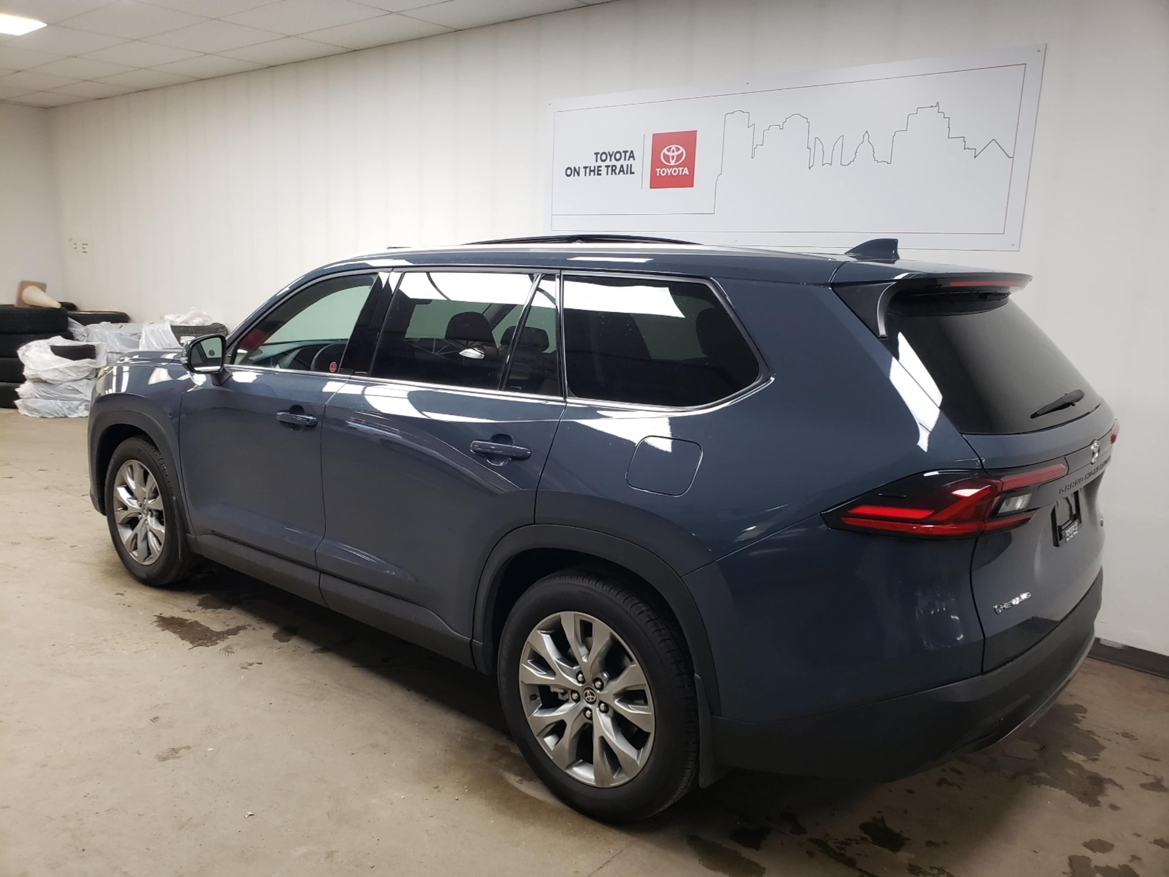 2026 Toyota Grand Highlander Hybrid Limited photo 4