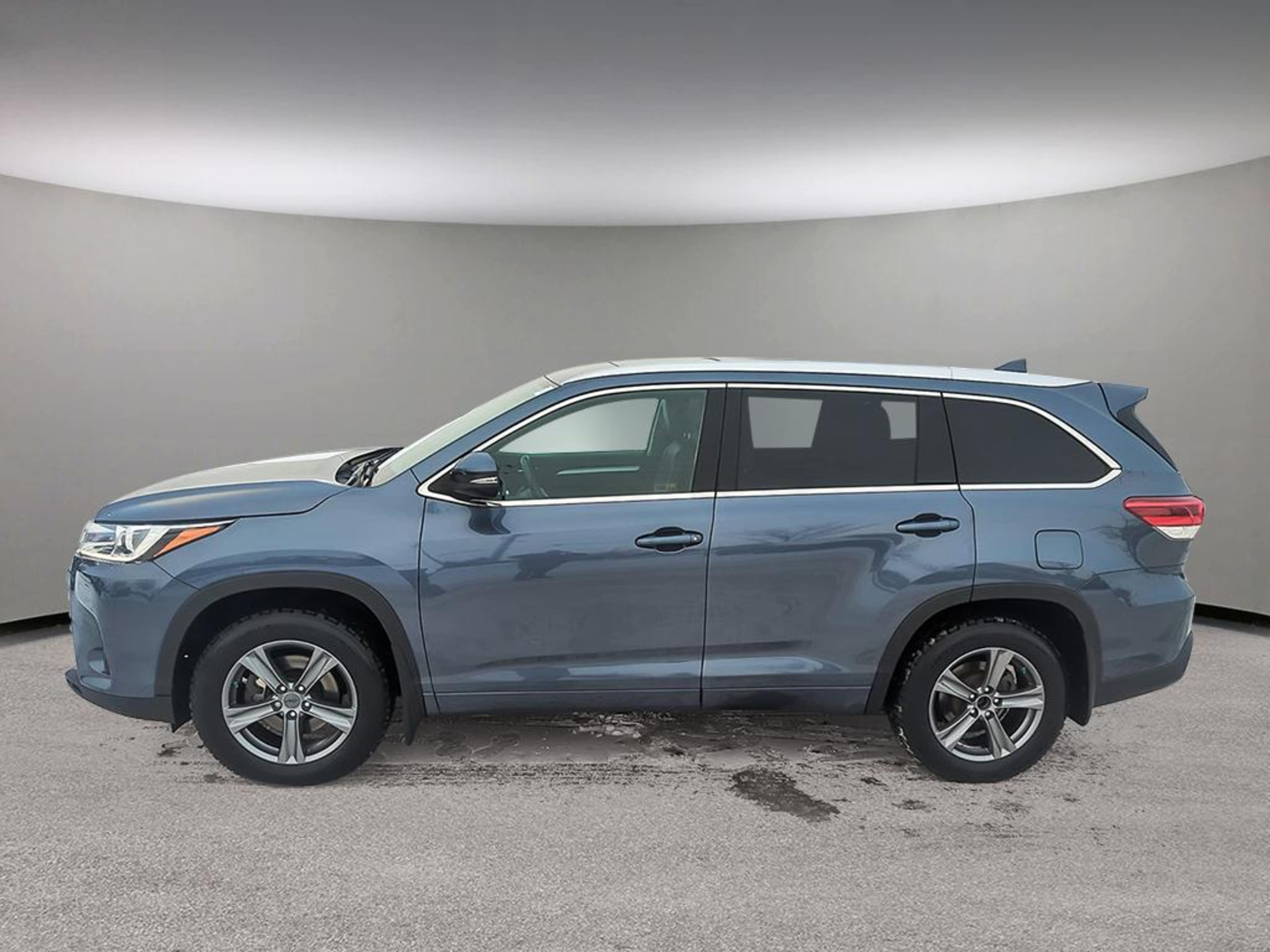 2018 Toyota Highlander SE XLE photo 3