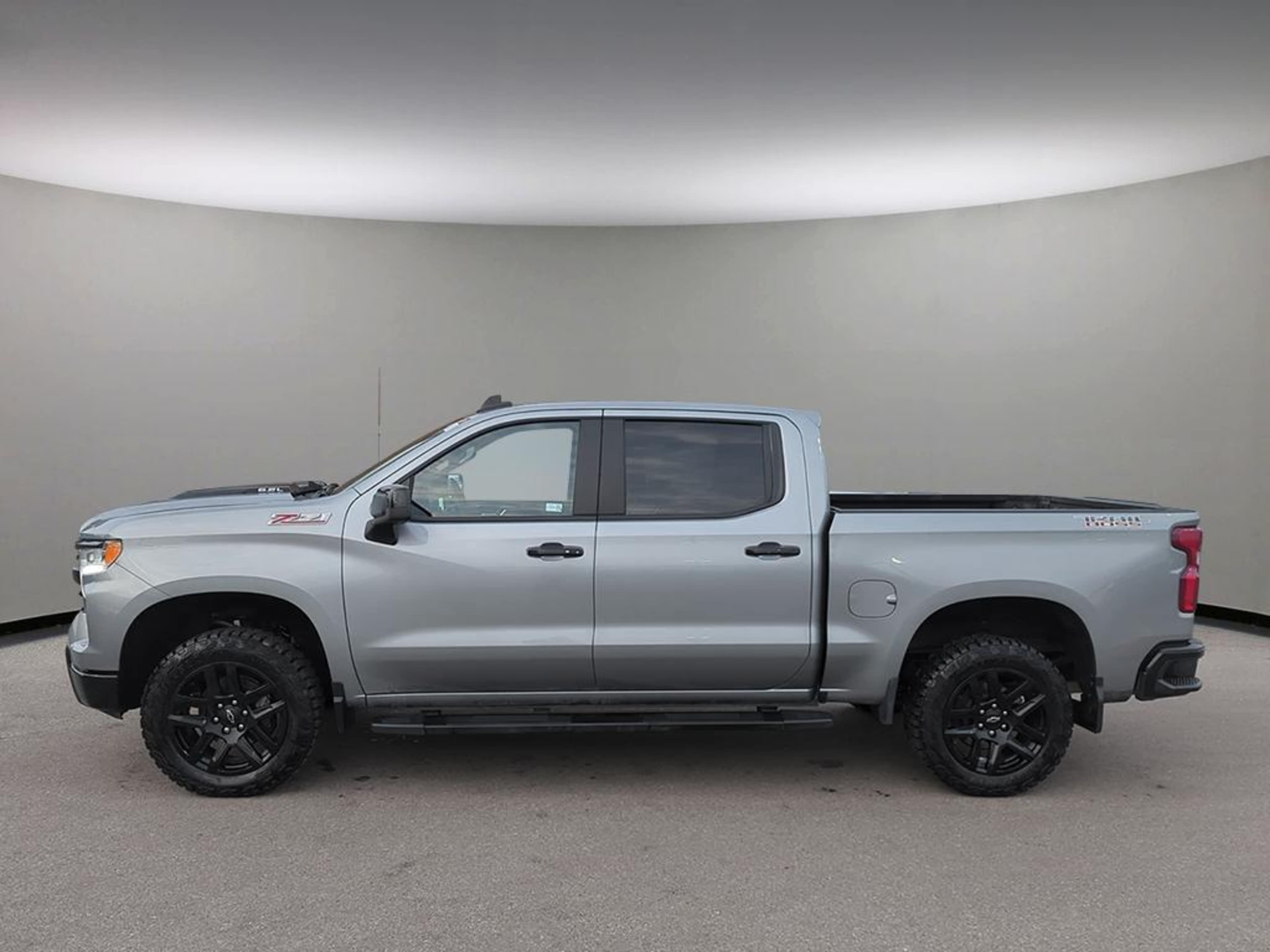 2024 Chevrolet Silverado 1500 LT Trail Boss photo 2