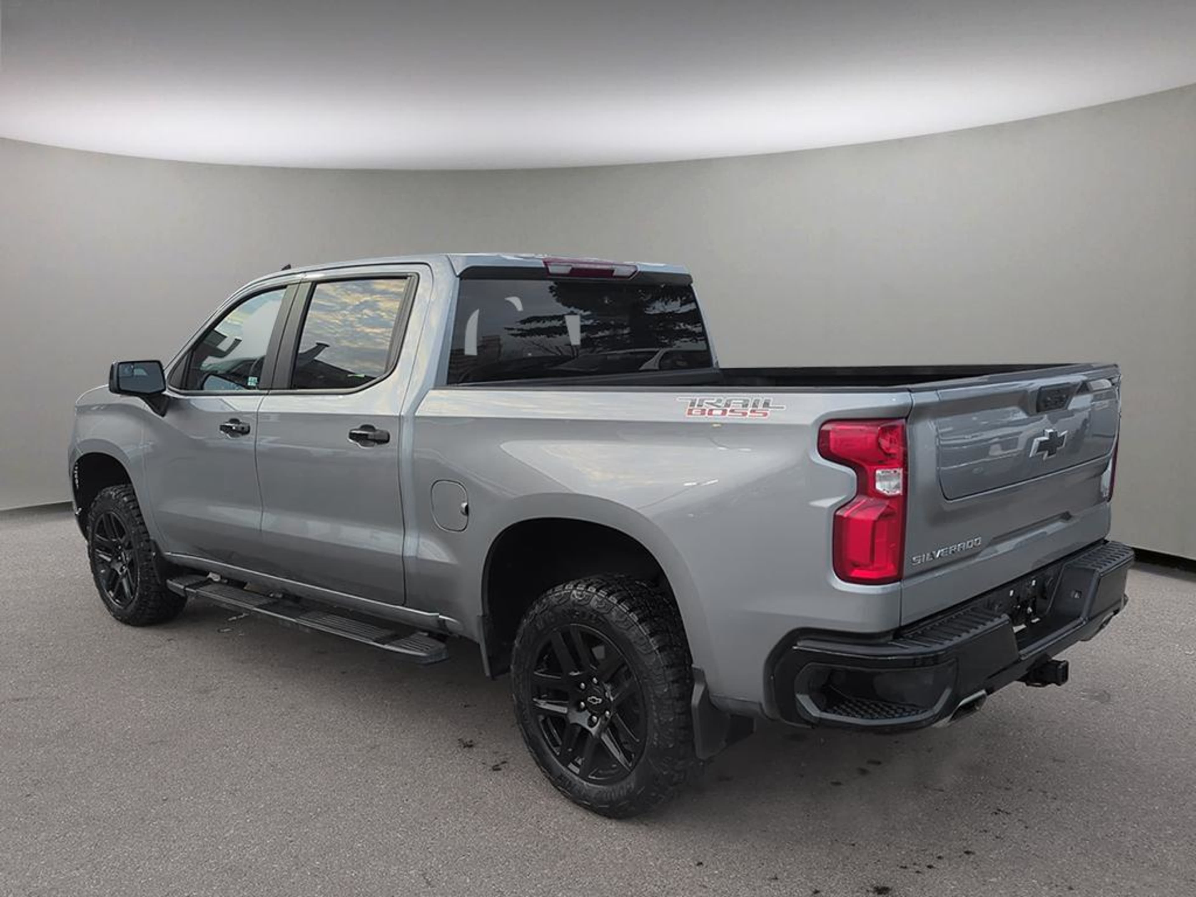 2024 Chevrolet Silverado 1500 LT Trail Boss photo 3