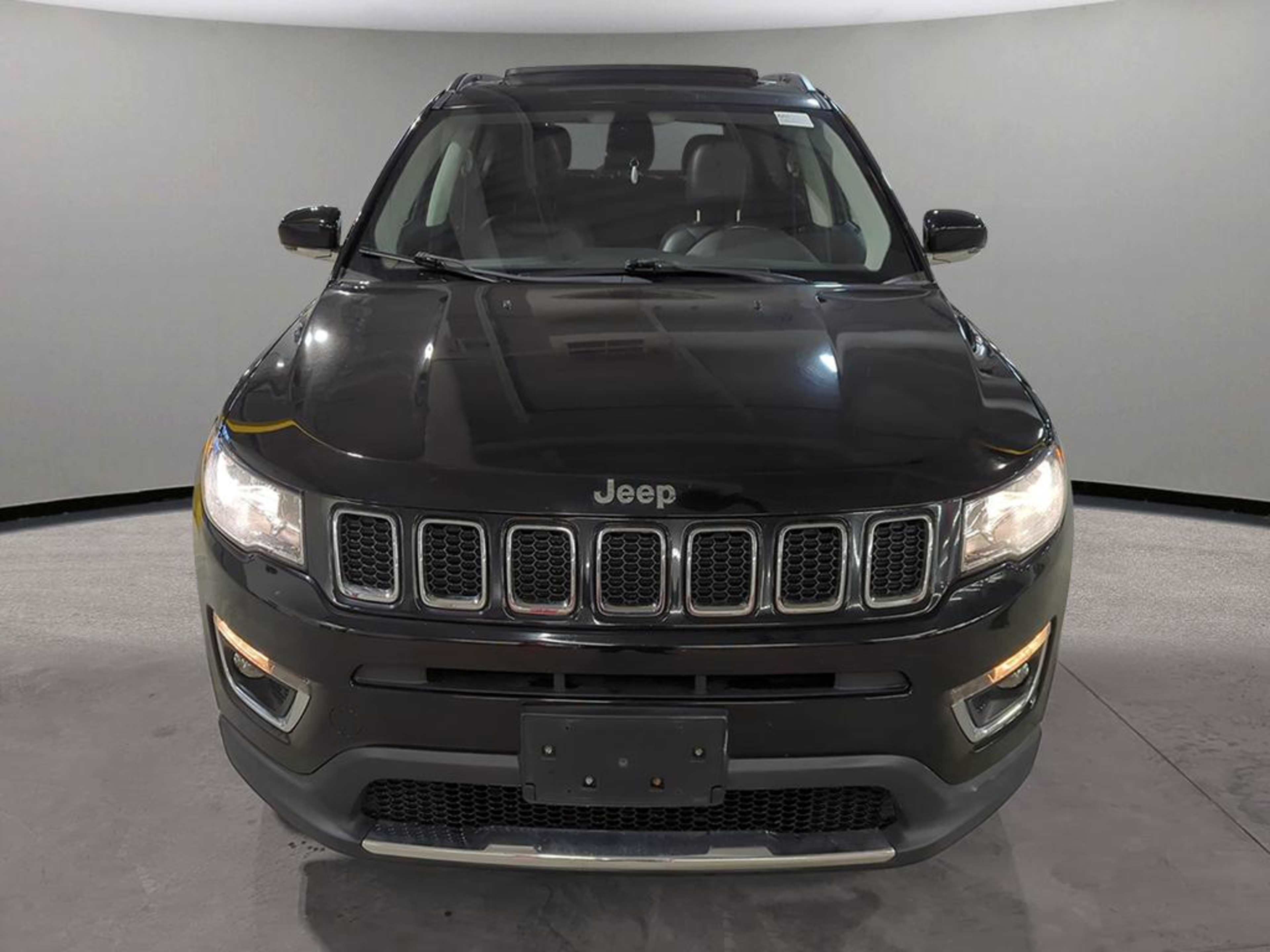 2018 Jeep Compass Limited photo 2