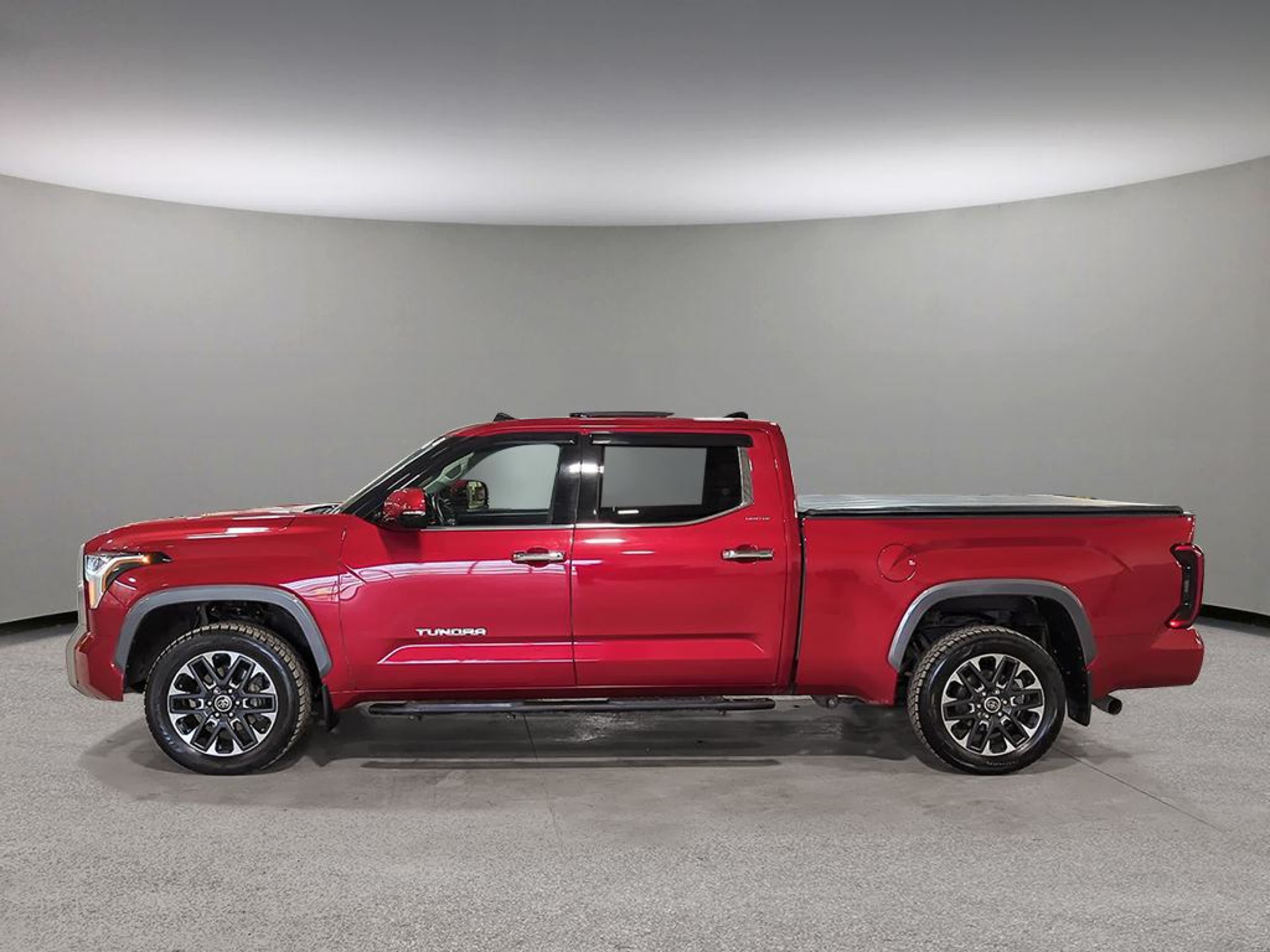 2023 Toyota Tundra Limited photo 3