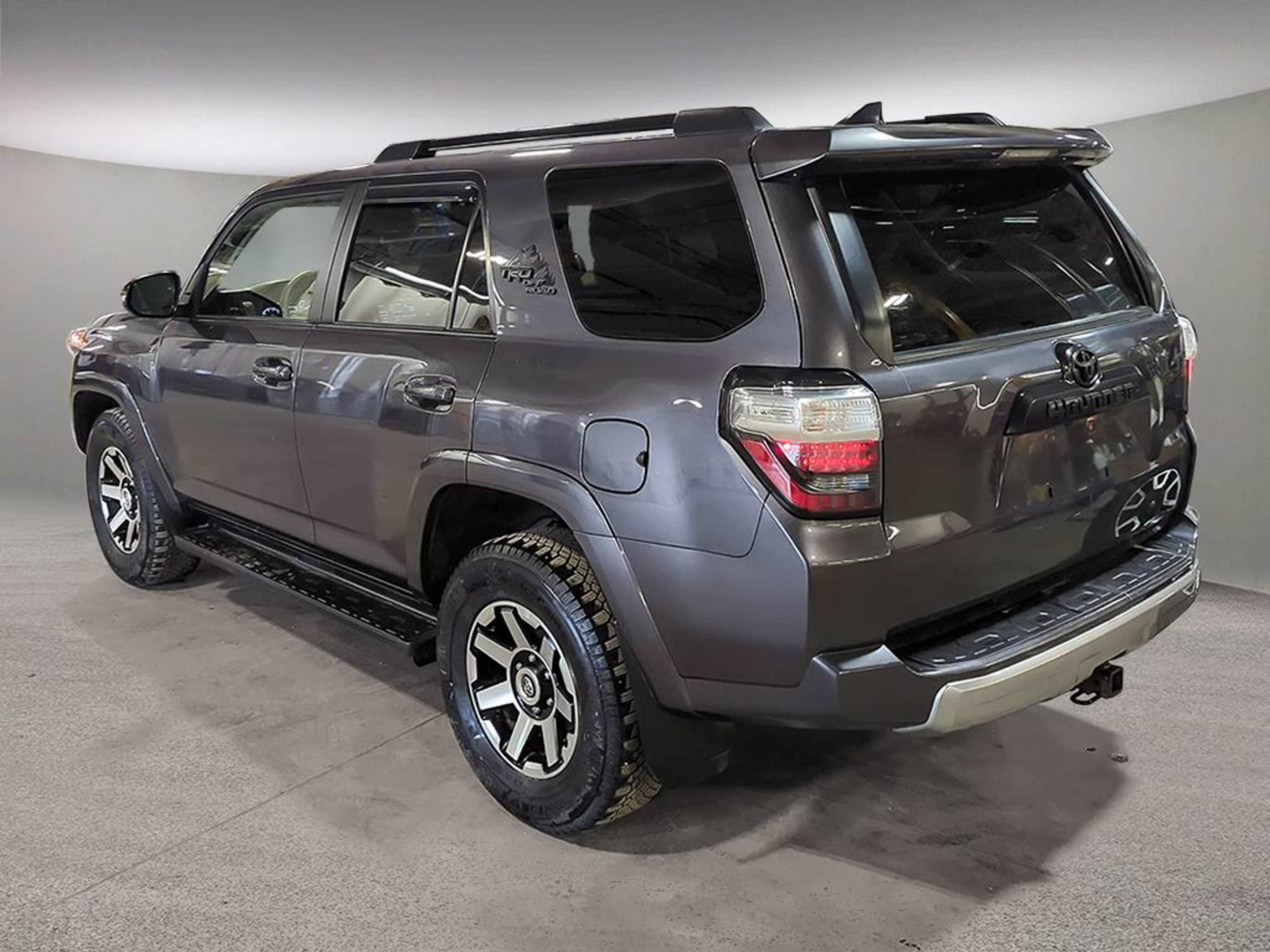 2022 Toyota 4Runner TRD Off-Road photo 4