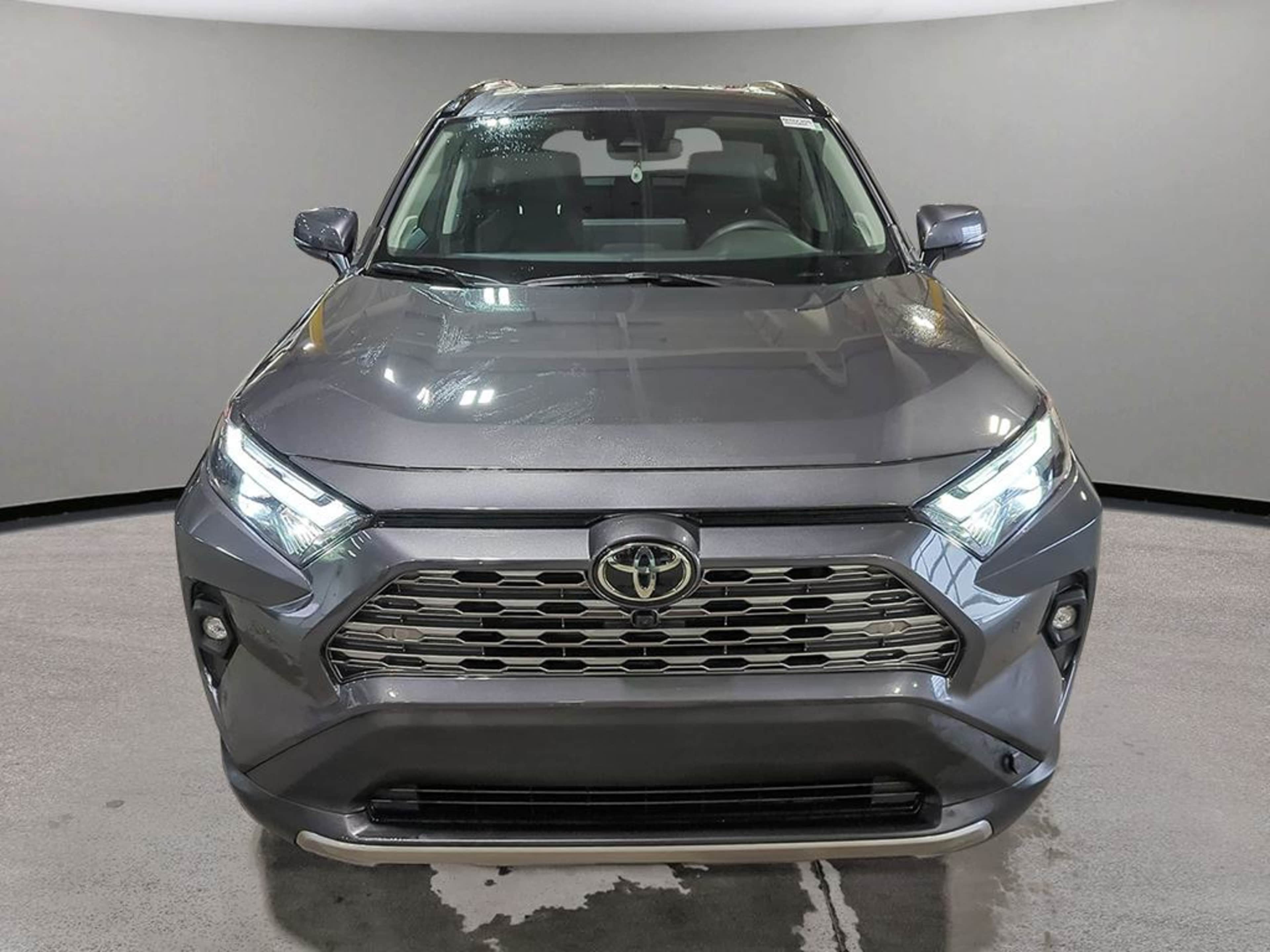 2025 Toyota RAV4 Hybrid Limited photo 2