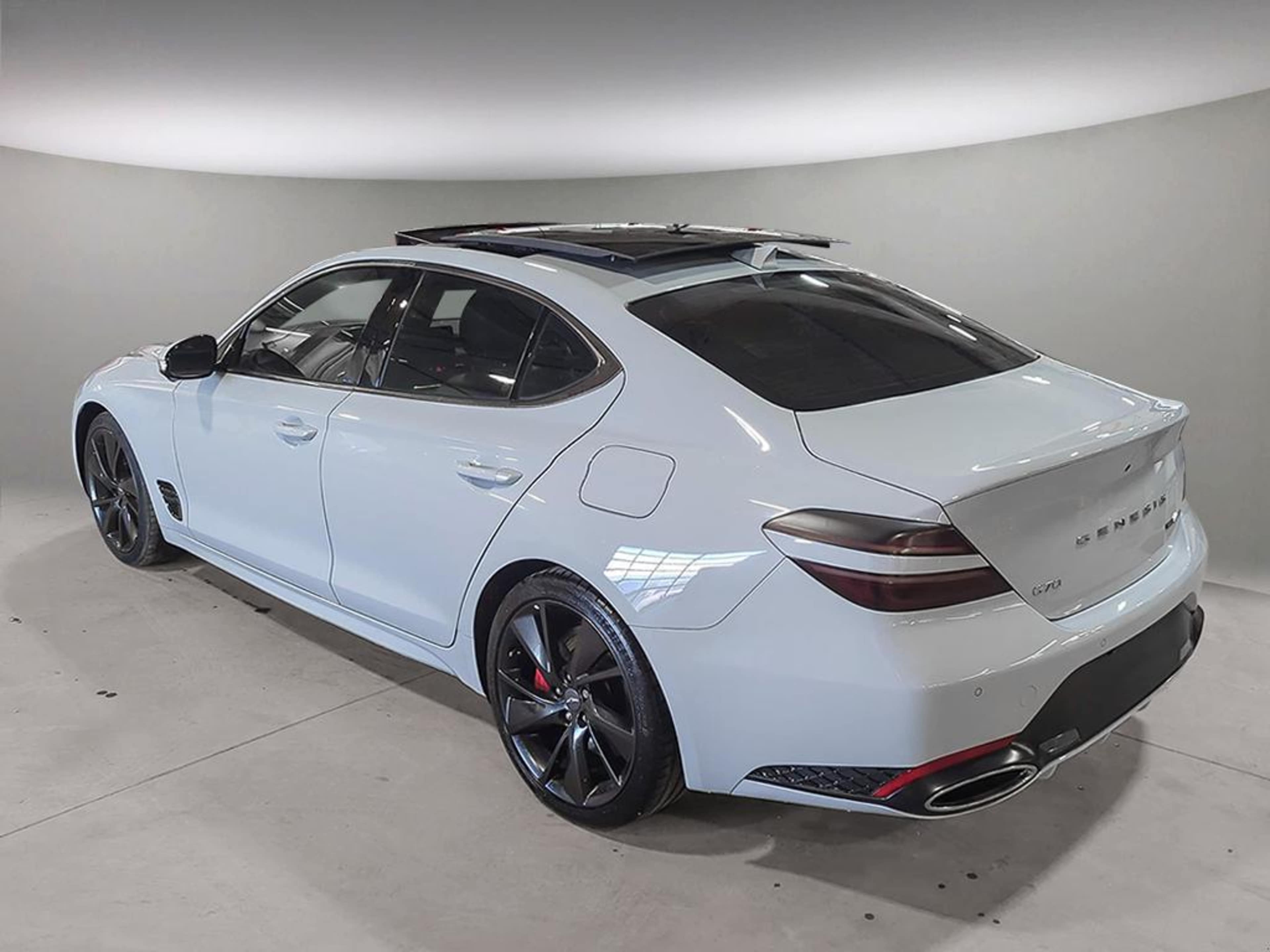 2022 Genesis G70 Advanced 3.3T Sport Prestige photo 4