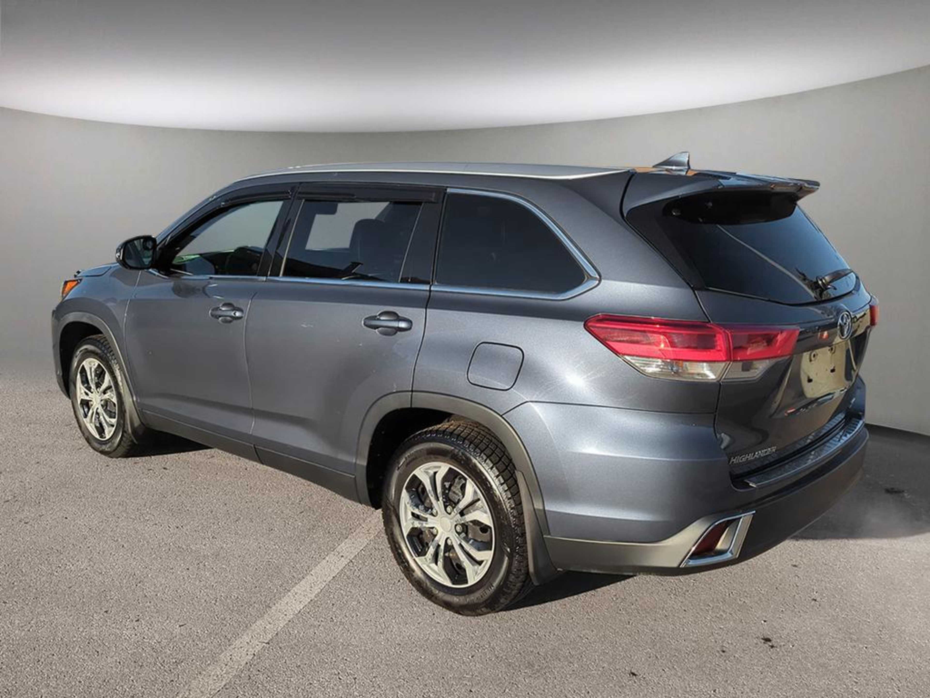2019 Toyota Highlander SE XLE photo 4