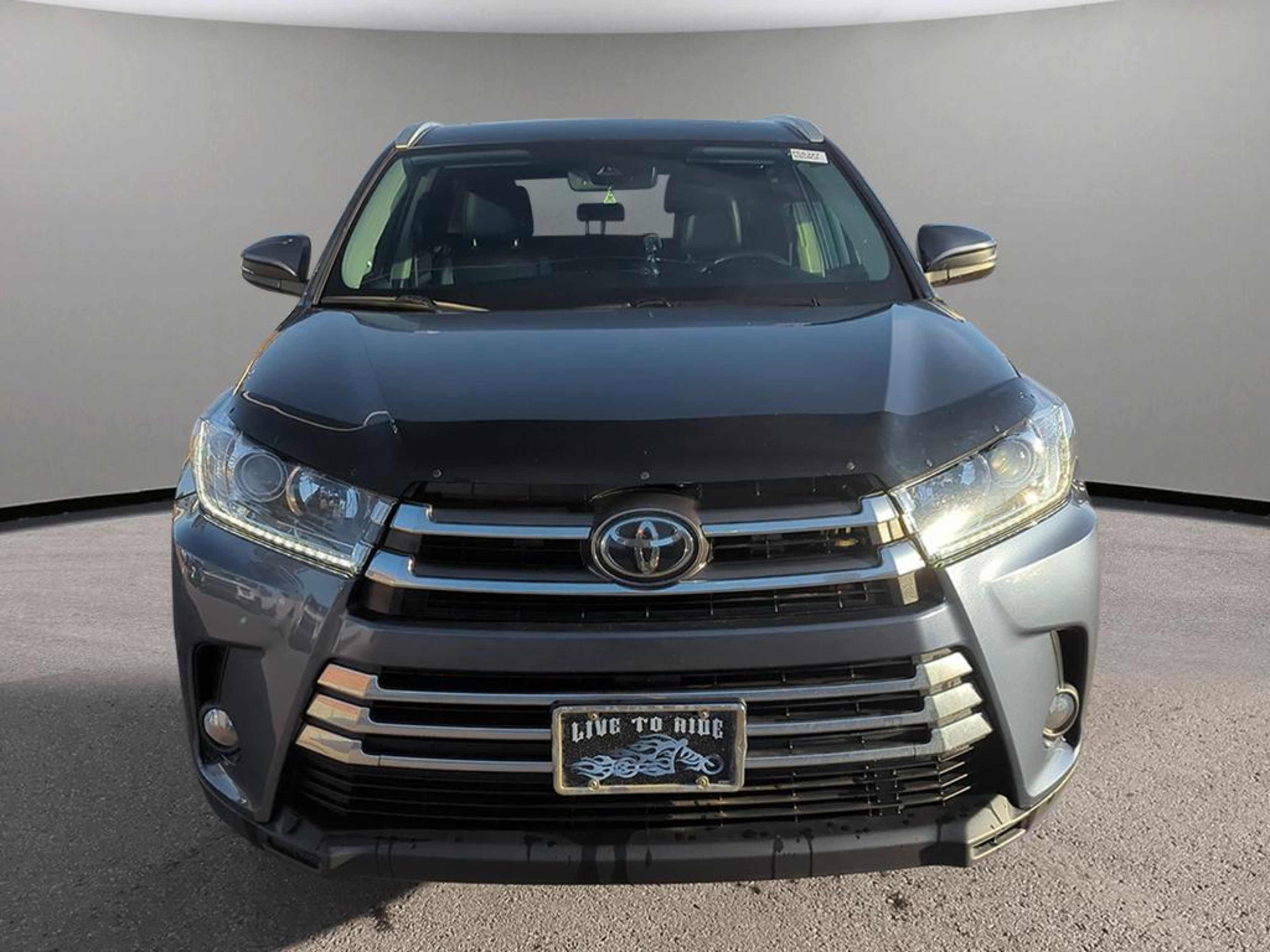 2019 Toyota Highlander SE XLE photo 2