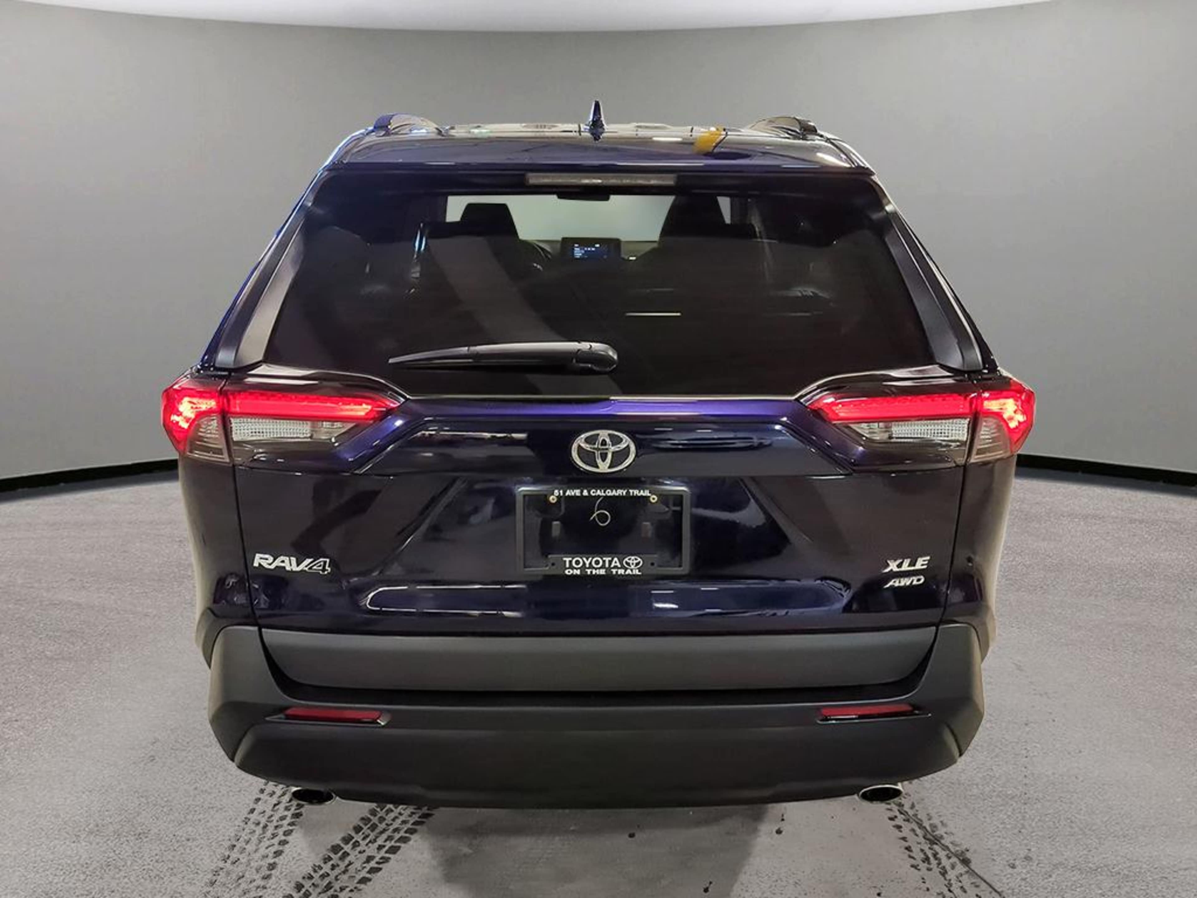 2021 Toyota RAV4 XLE photo 4