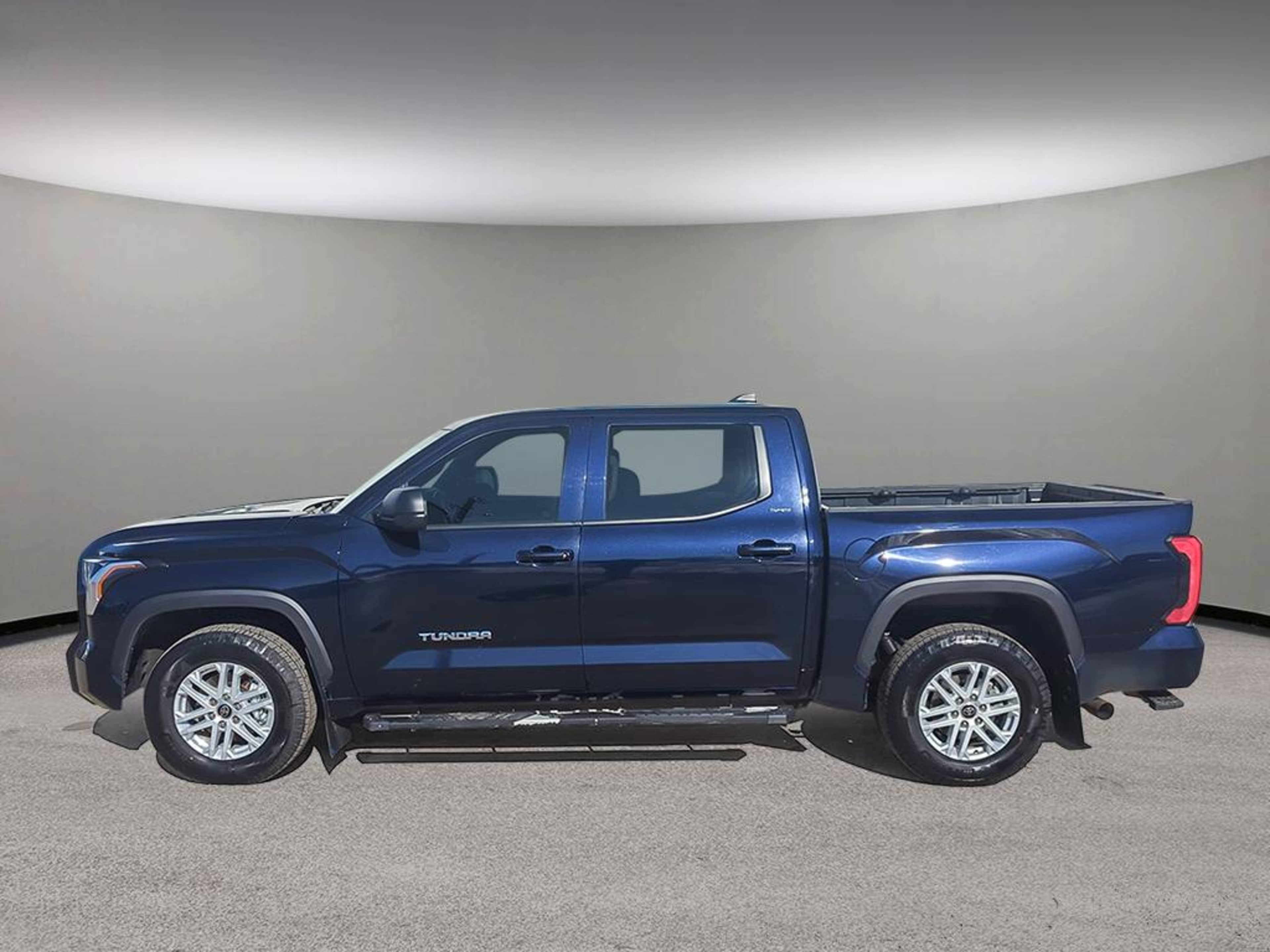 2024 Toyota Tundra SR5 CrewMax SR photo 3
