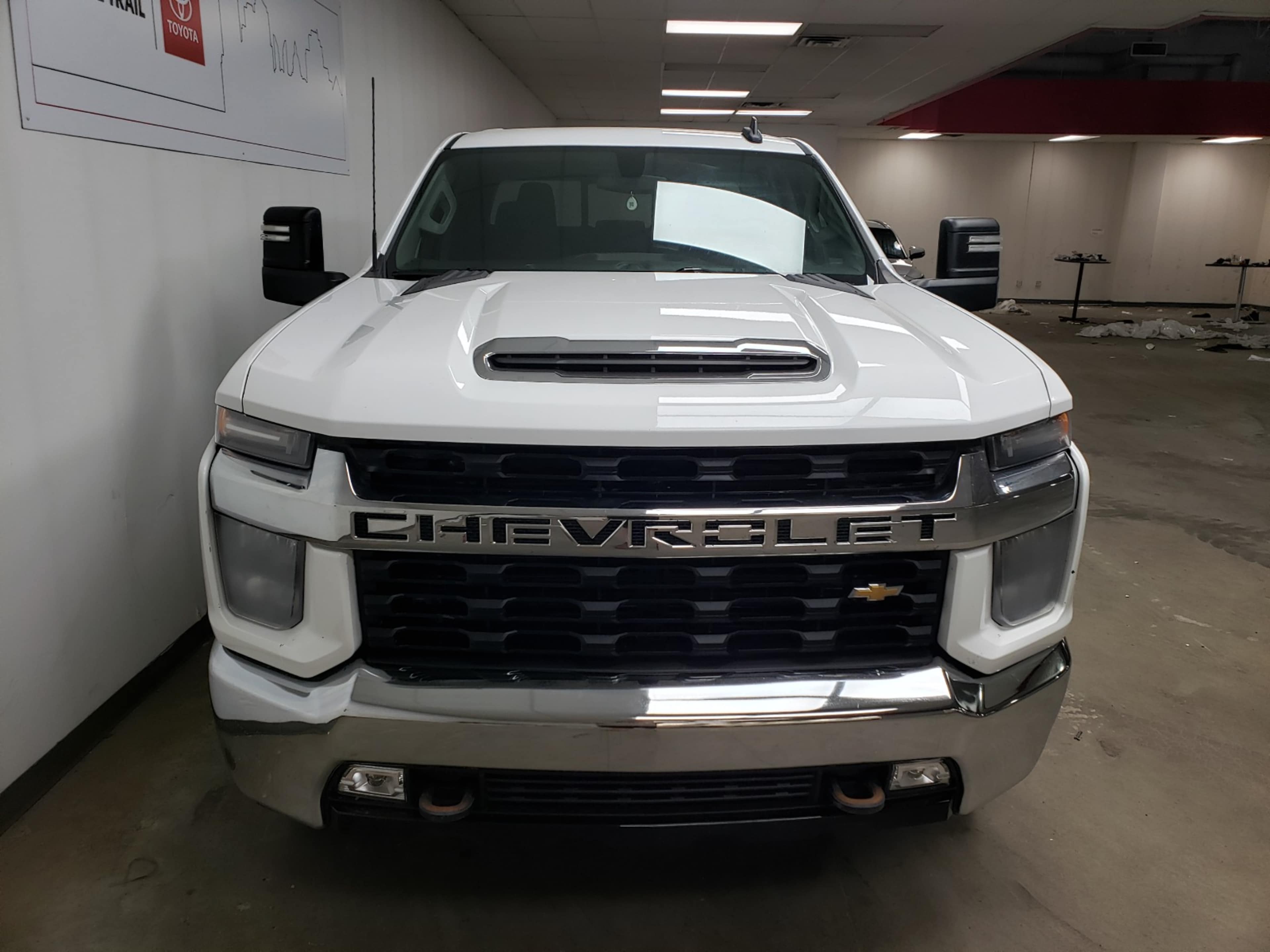 2022 Chevrolet Silverado 3500HD LT photo 2