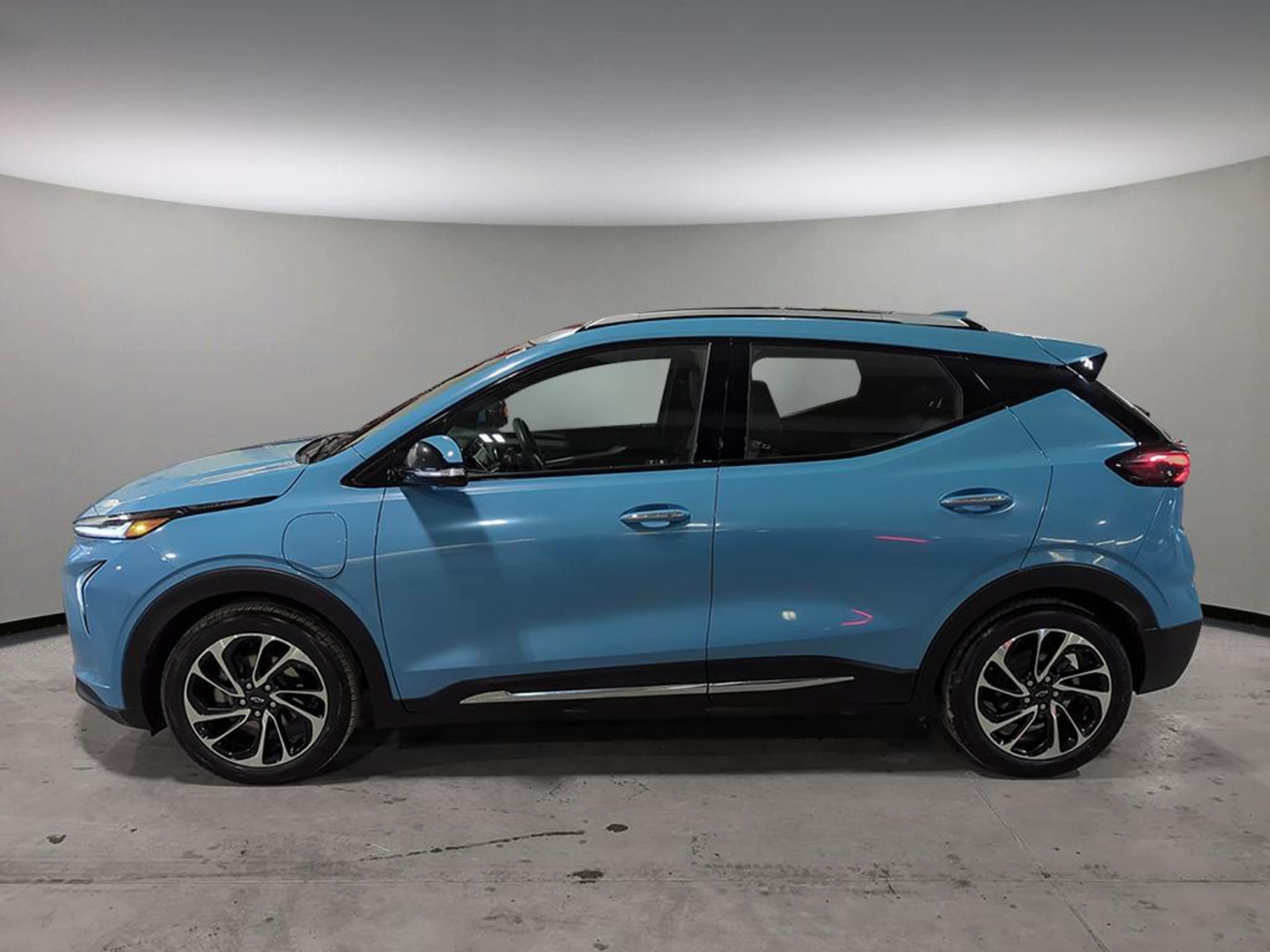 2022 Chevrolet Bolt EUV photo 3