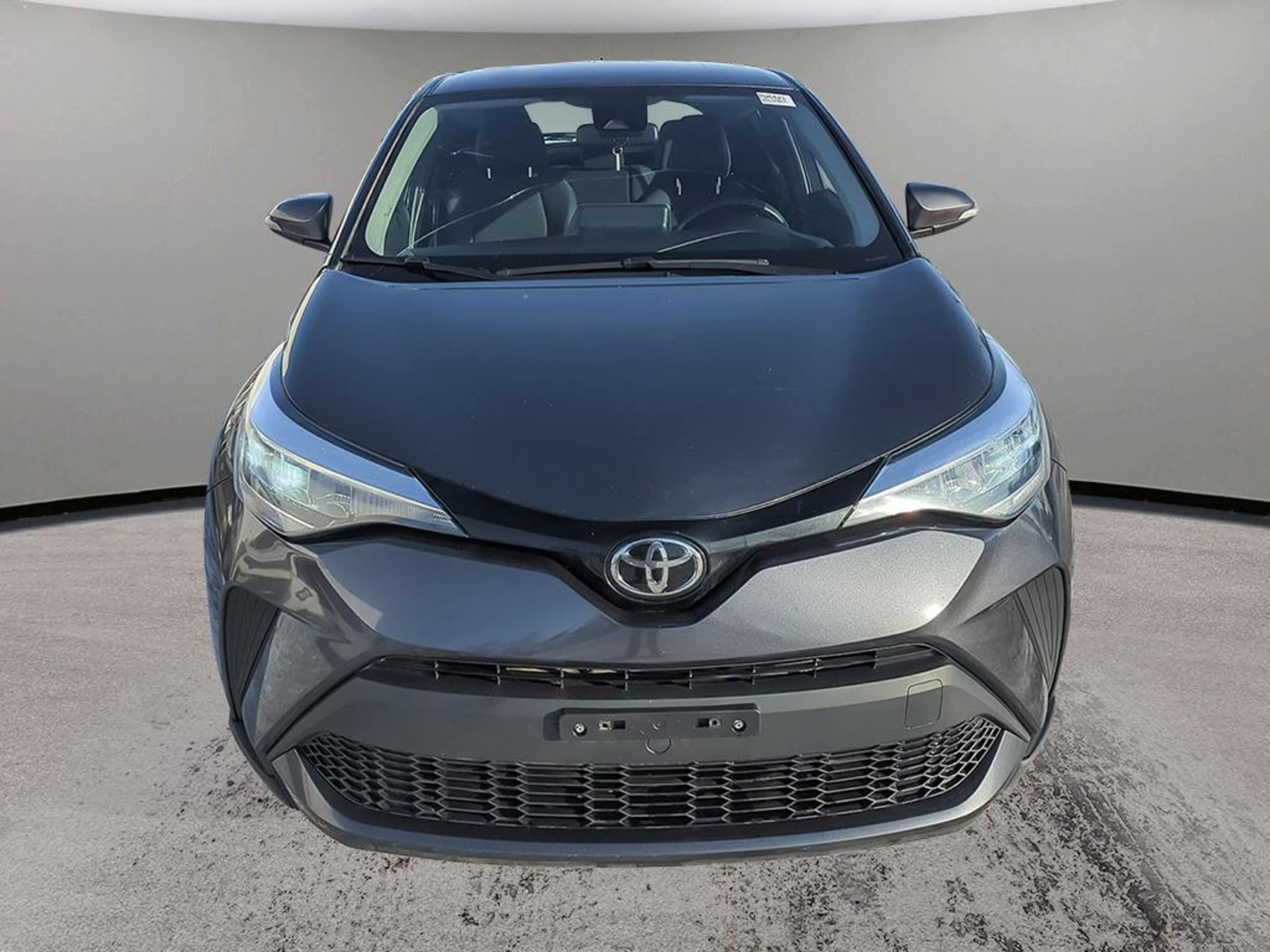 2021 Toyota C-HR LE photo 2