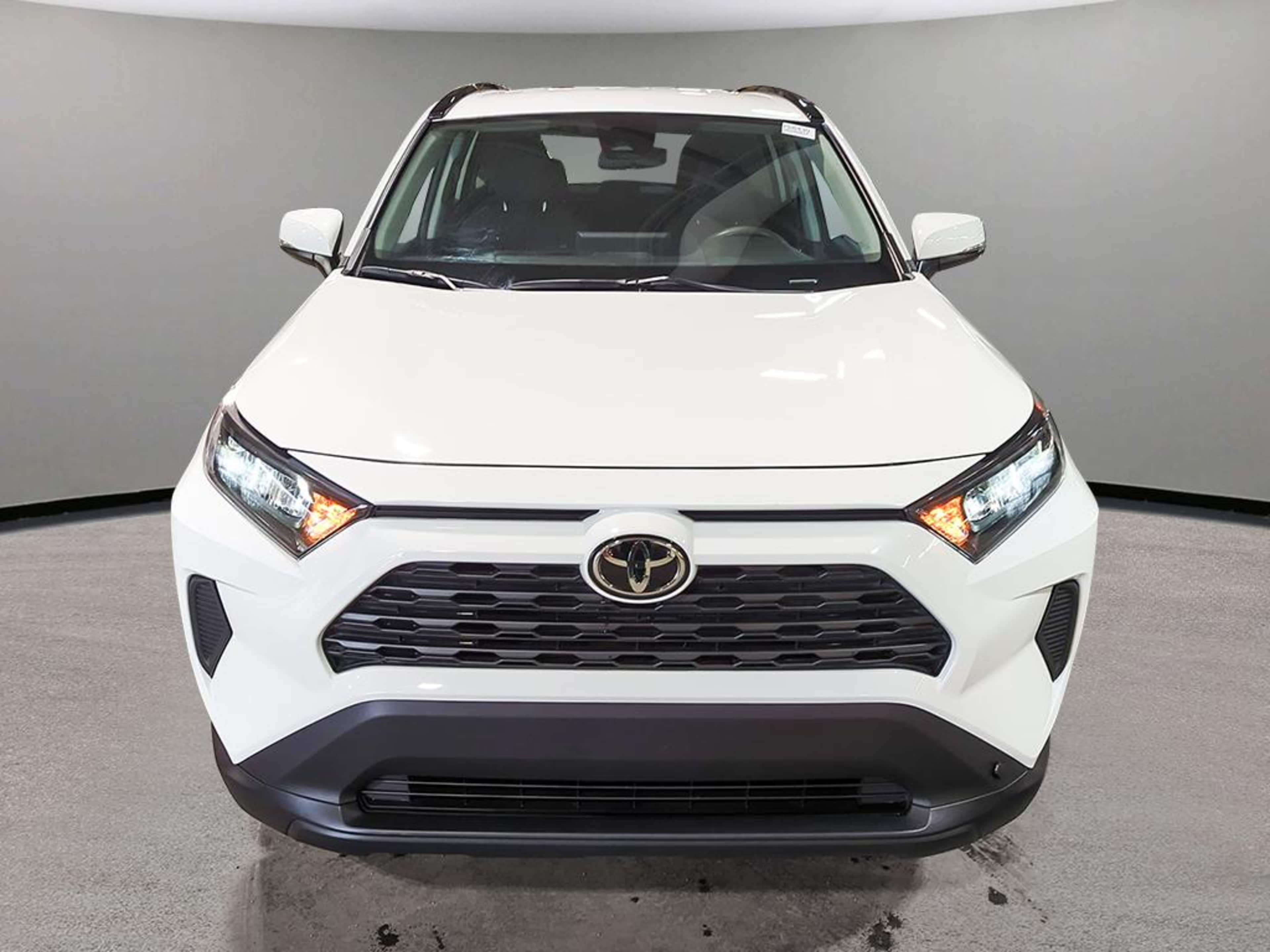 2025 Toyota RAV4 XLE Premium photo 2
