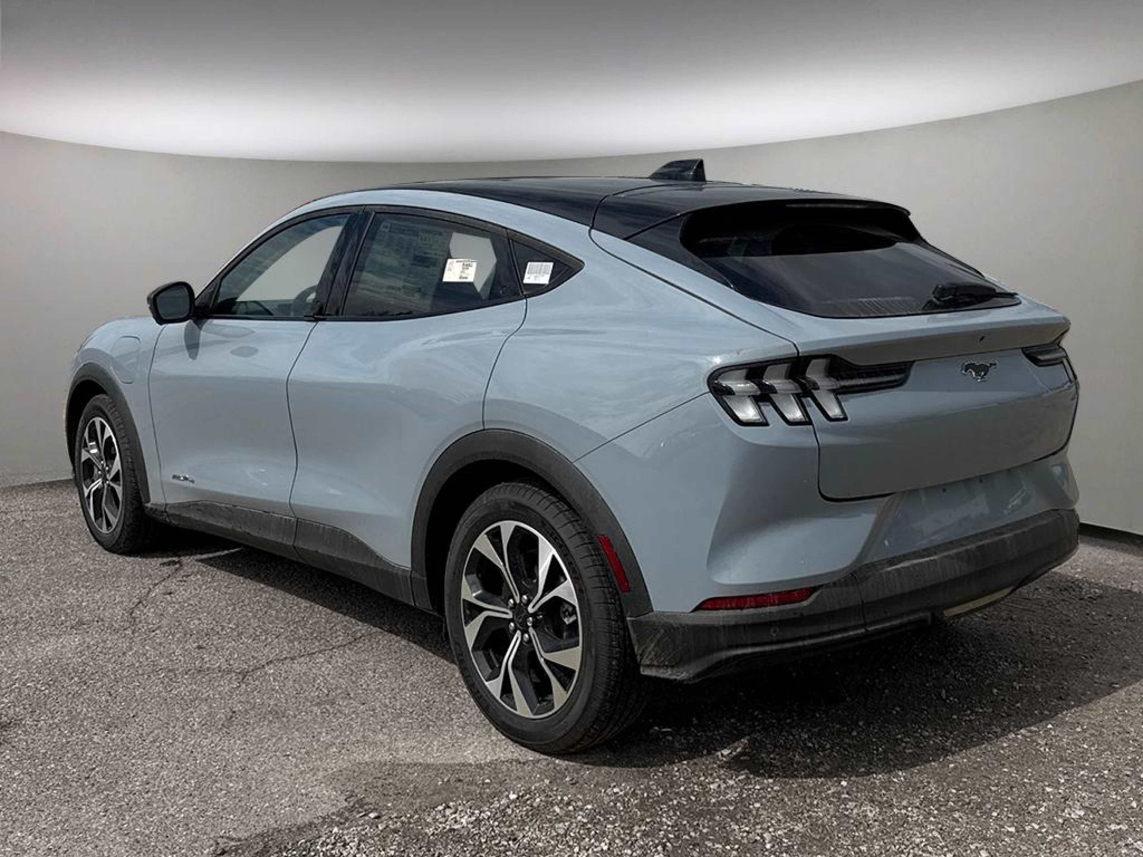 2025 Ford Mustang Mach-E Select photo 4