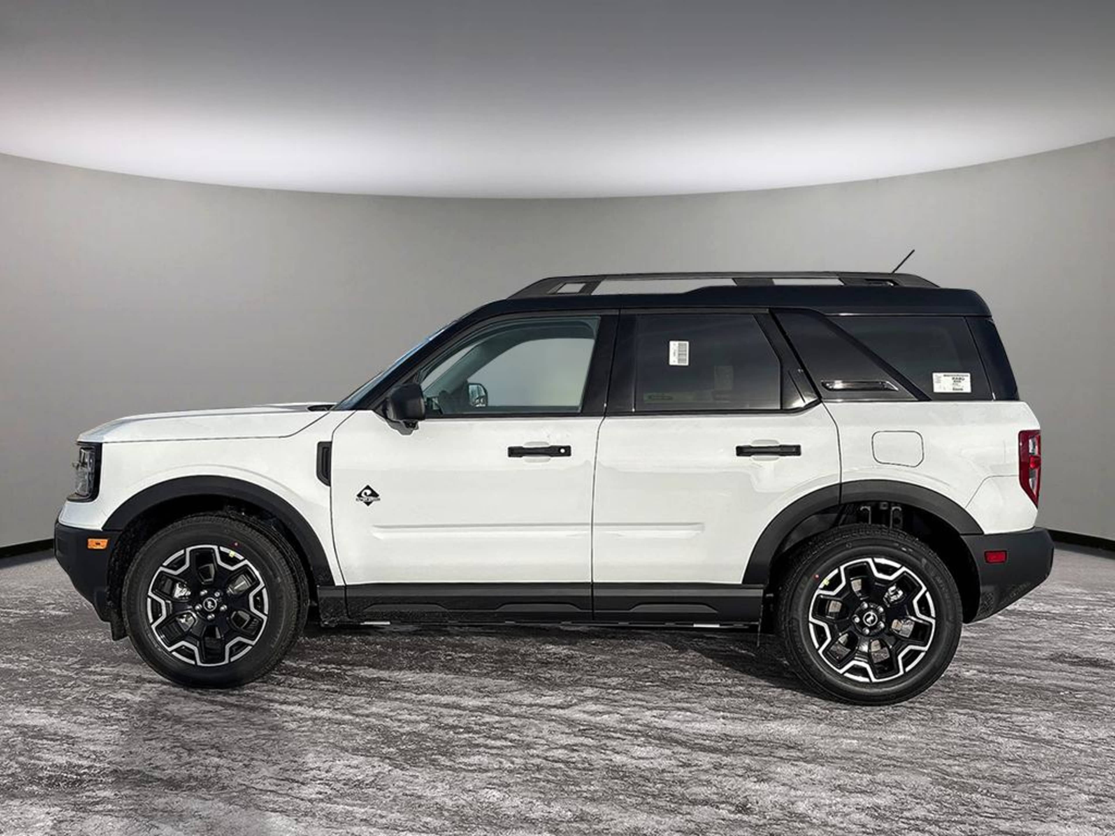 2026 Ford Bronco Sport Outer Banks photo 3