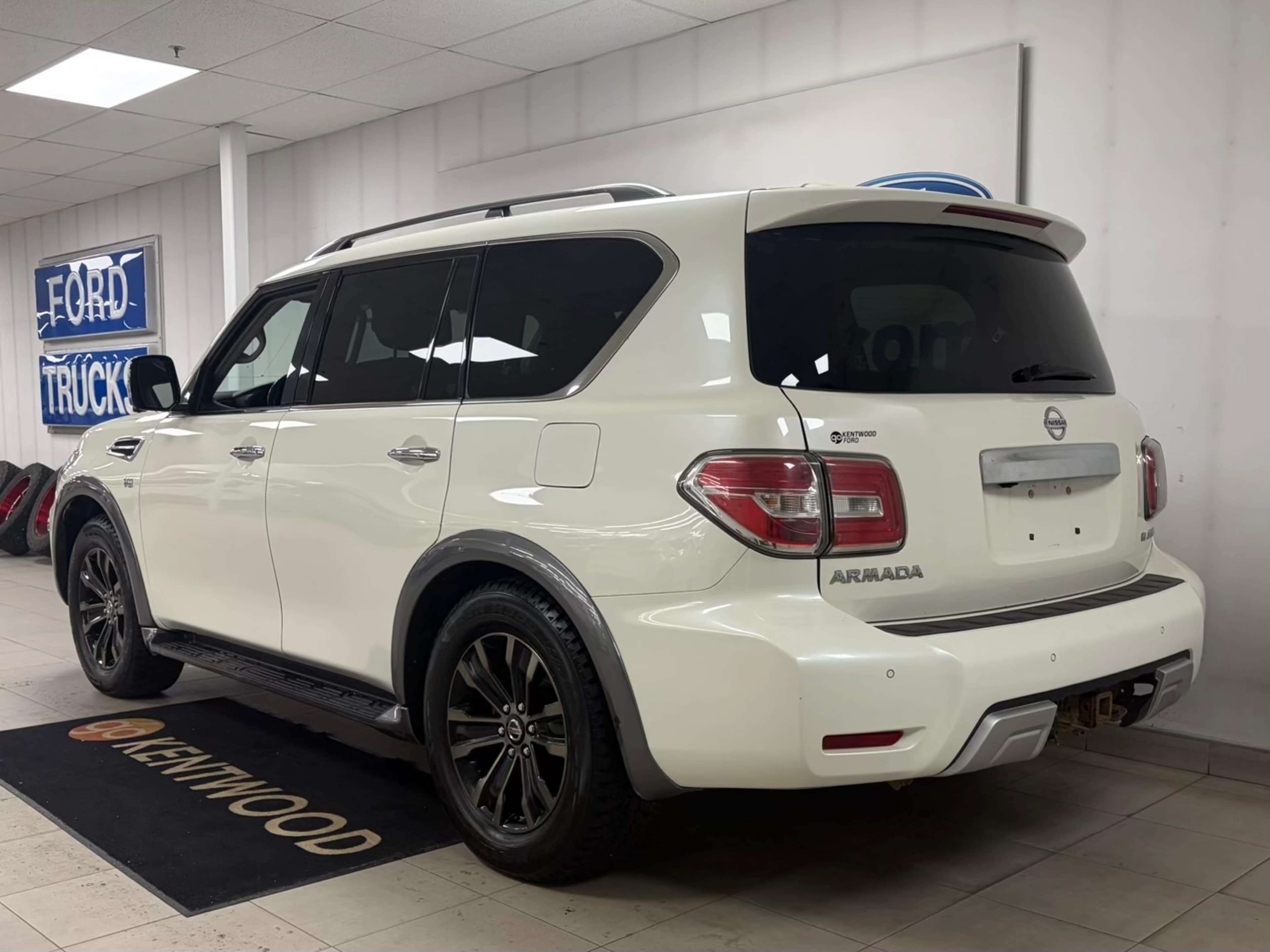 2018 Nissan Armada Platinum photo 4