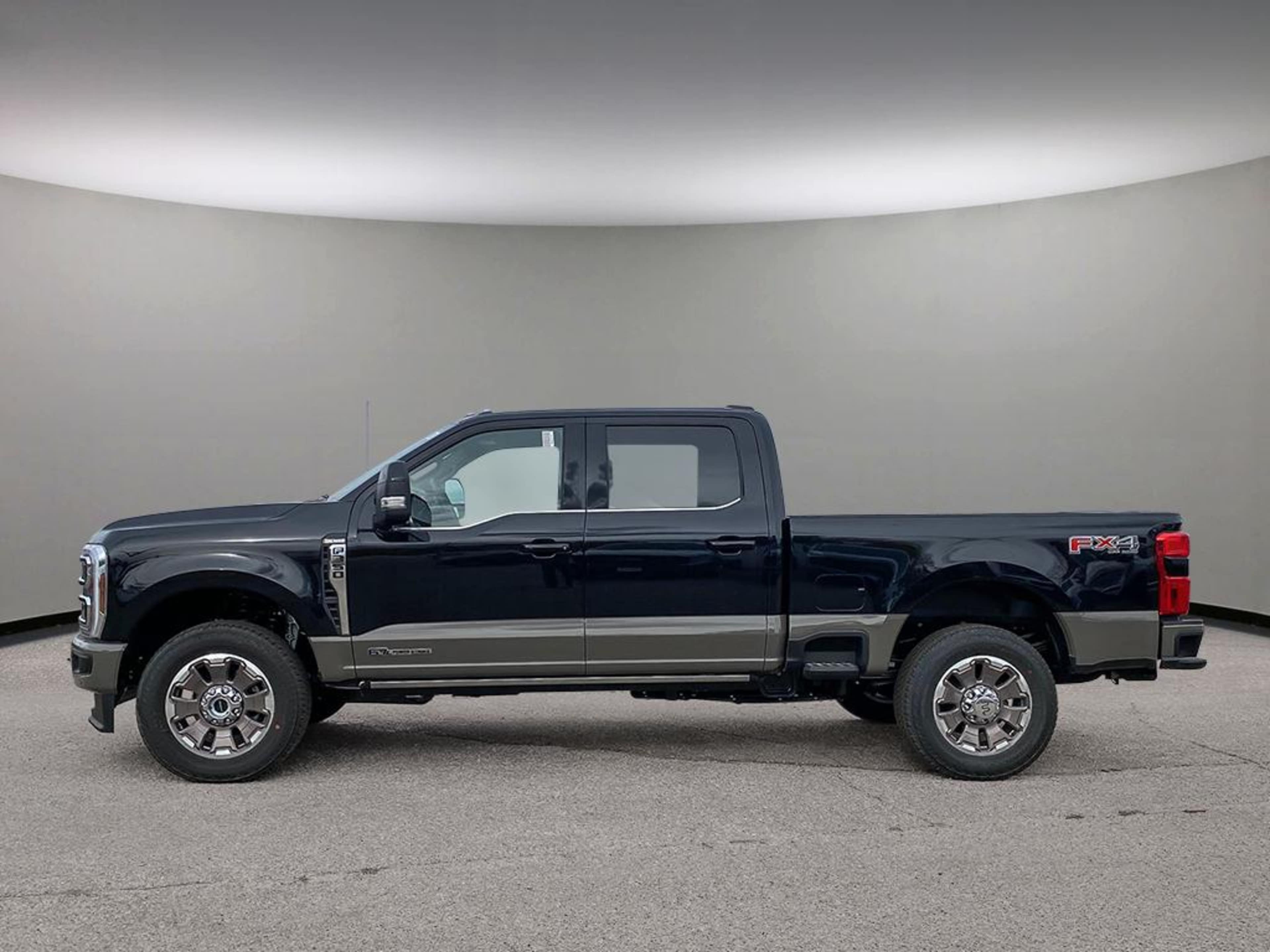 2026 Ford F-350 King Ranch photo 3