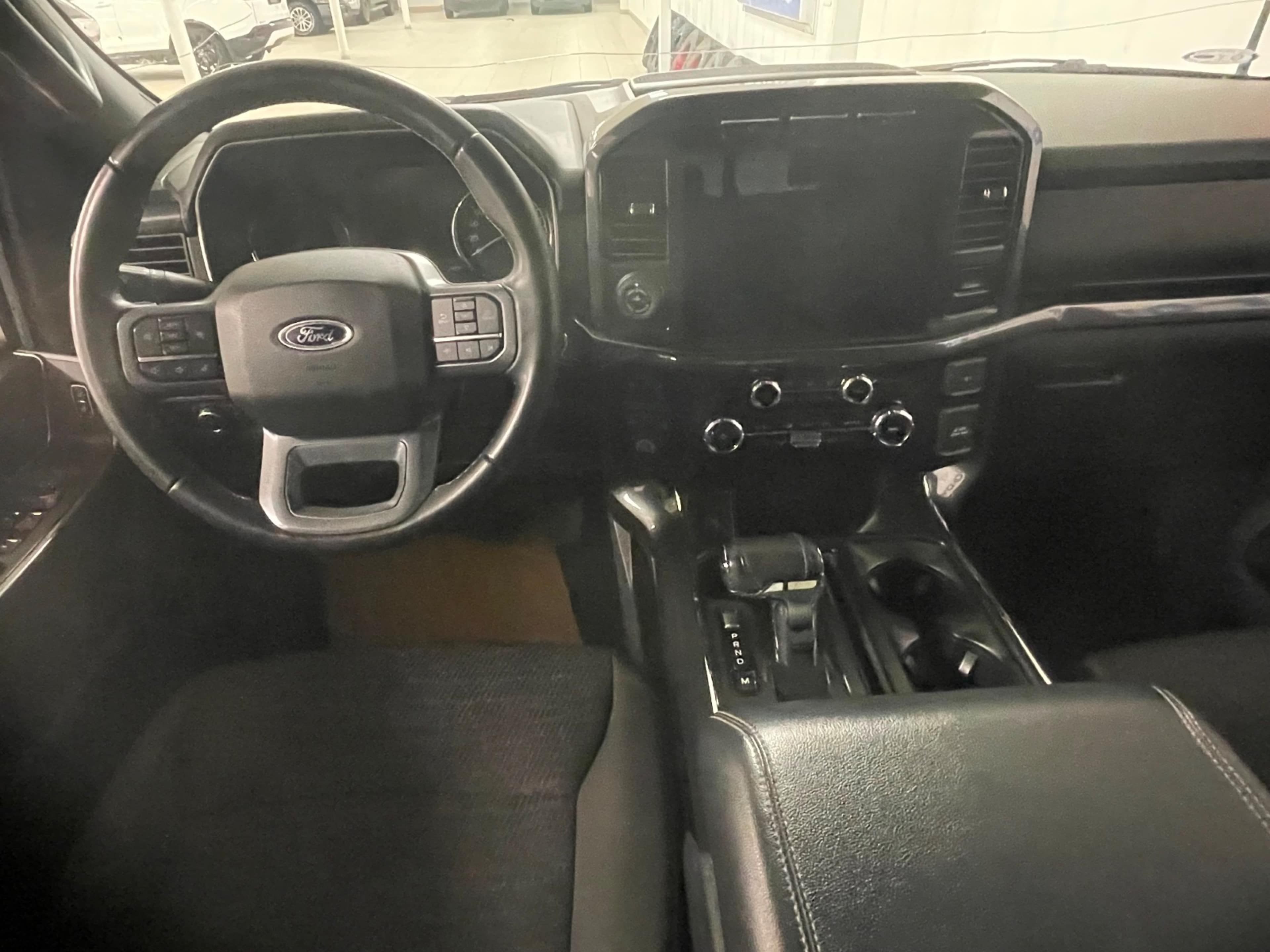 2023 Ford F-150 XLT photo 3