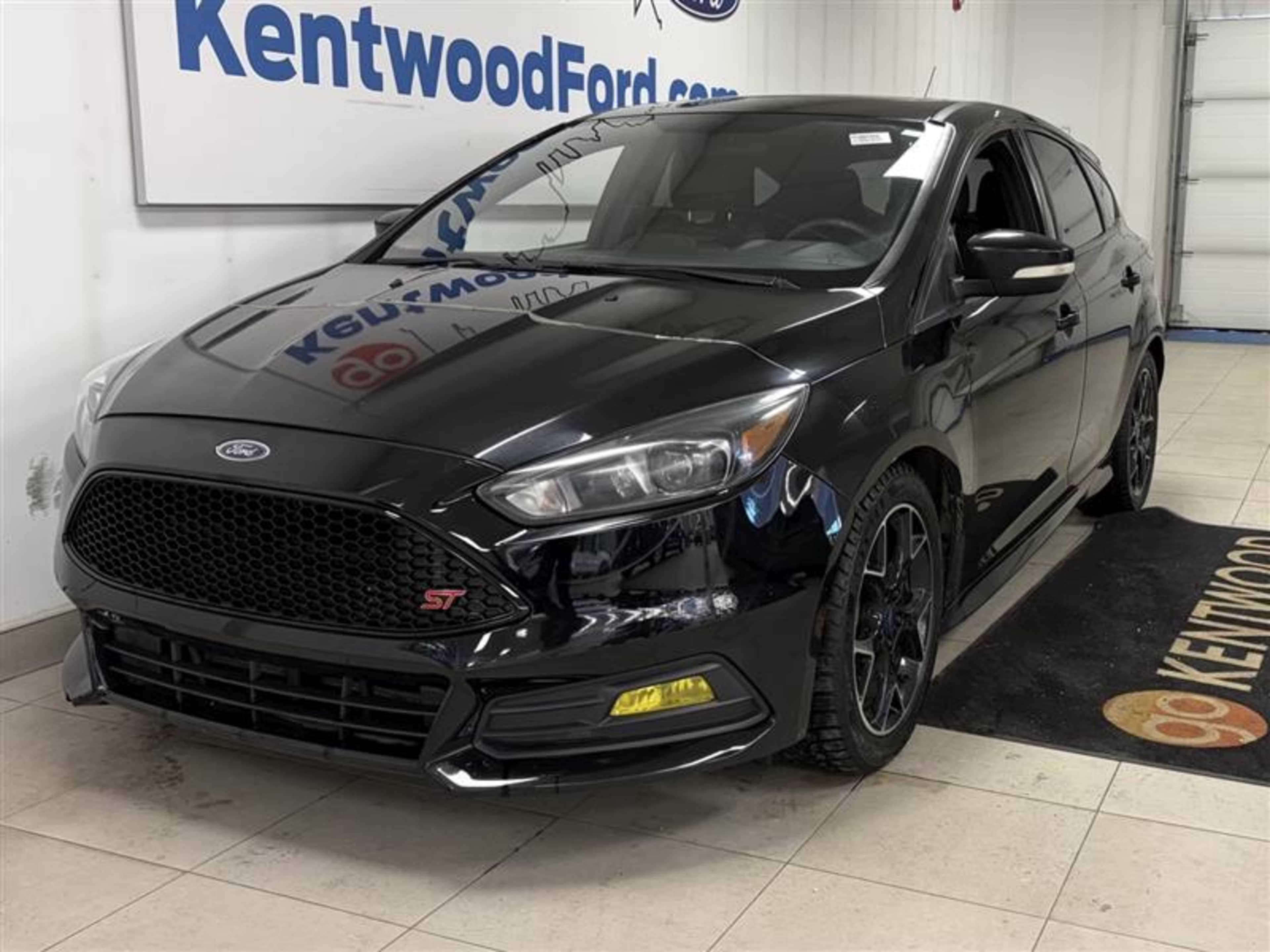 2016 Ford Focus ST photo 2