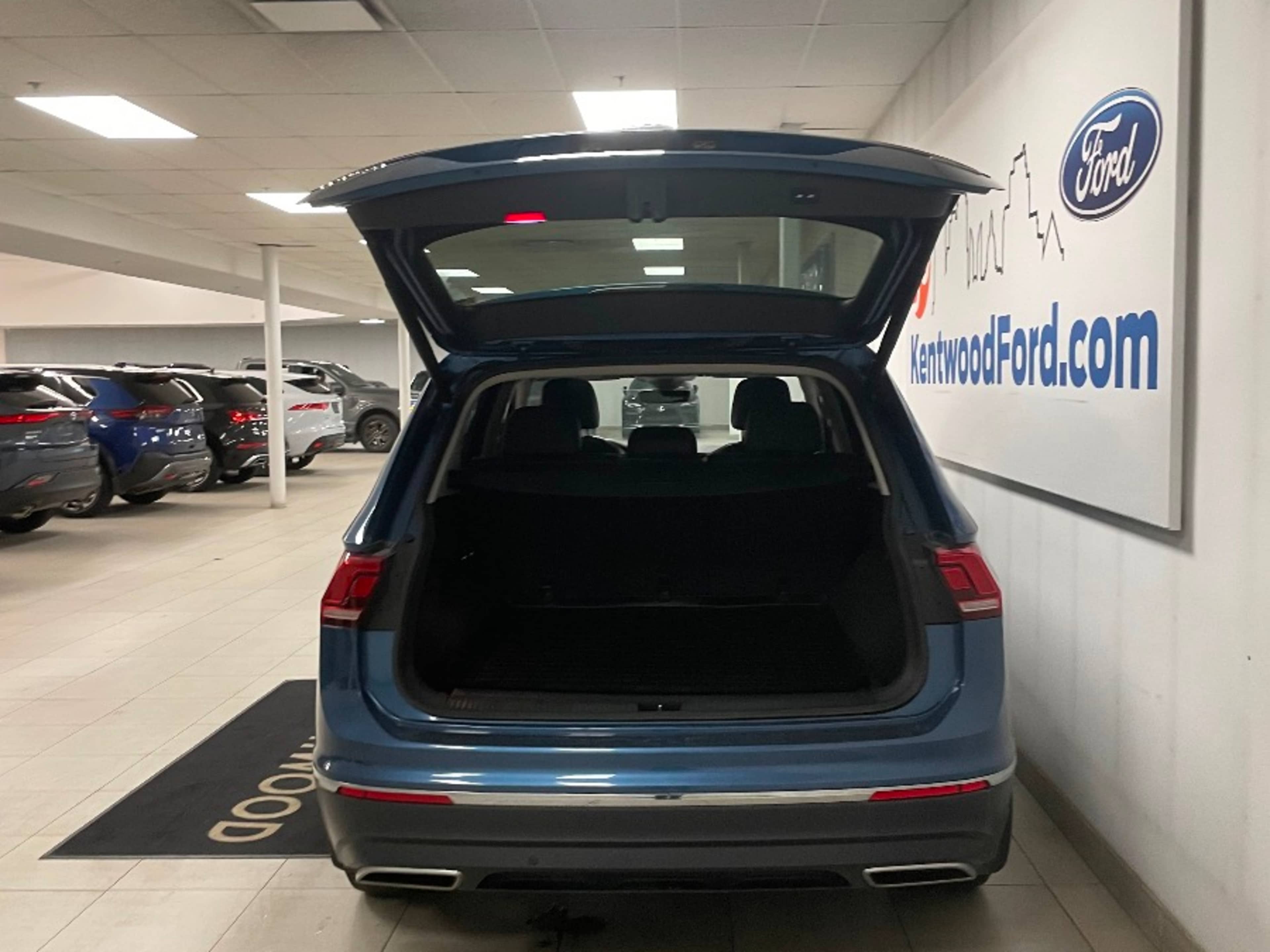 2019 Volkswagen Tiguan SEL Premium R-Line photo 4