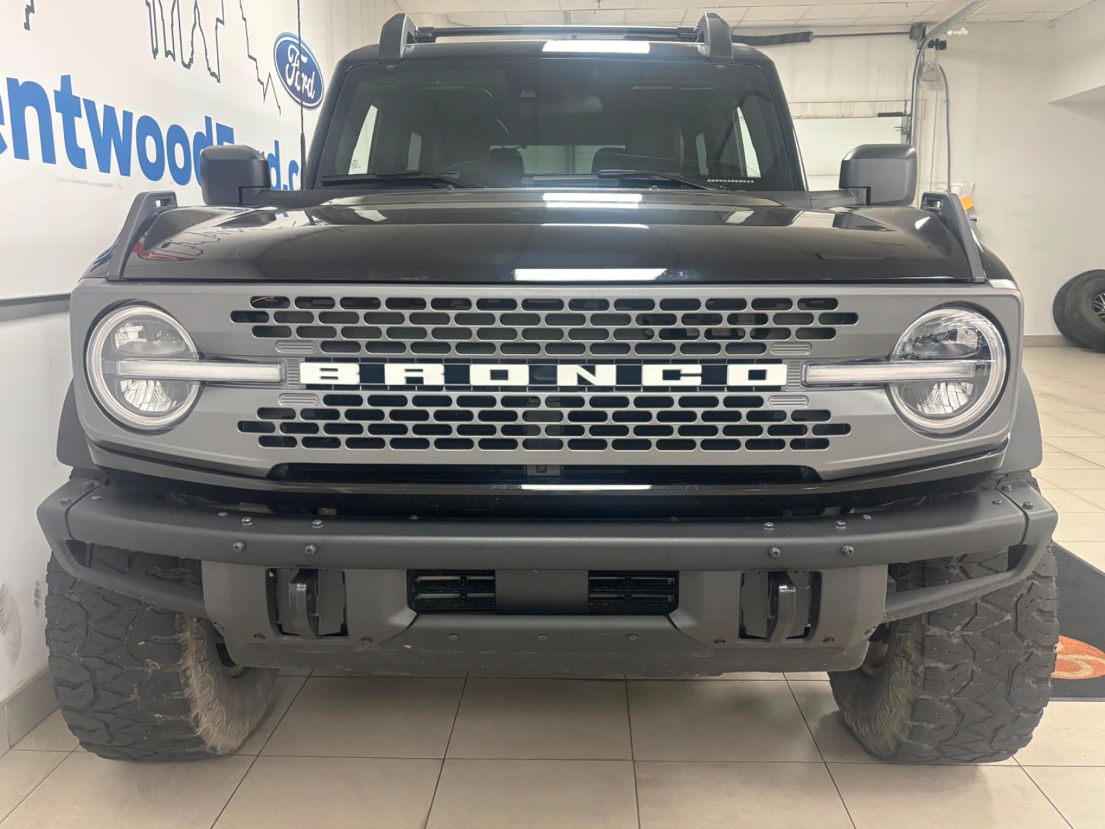 2024 Ford Bronco Badlands photo 2