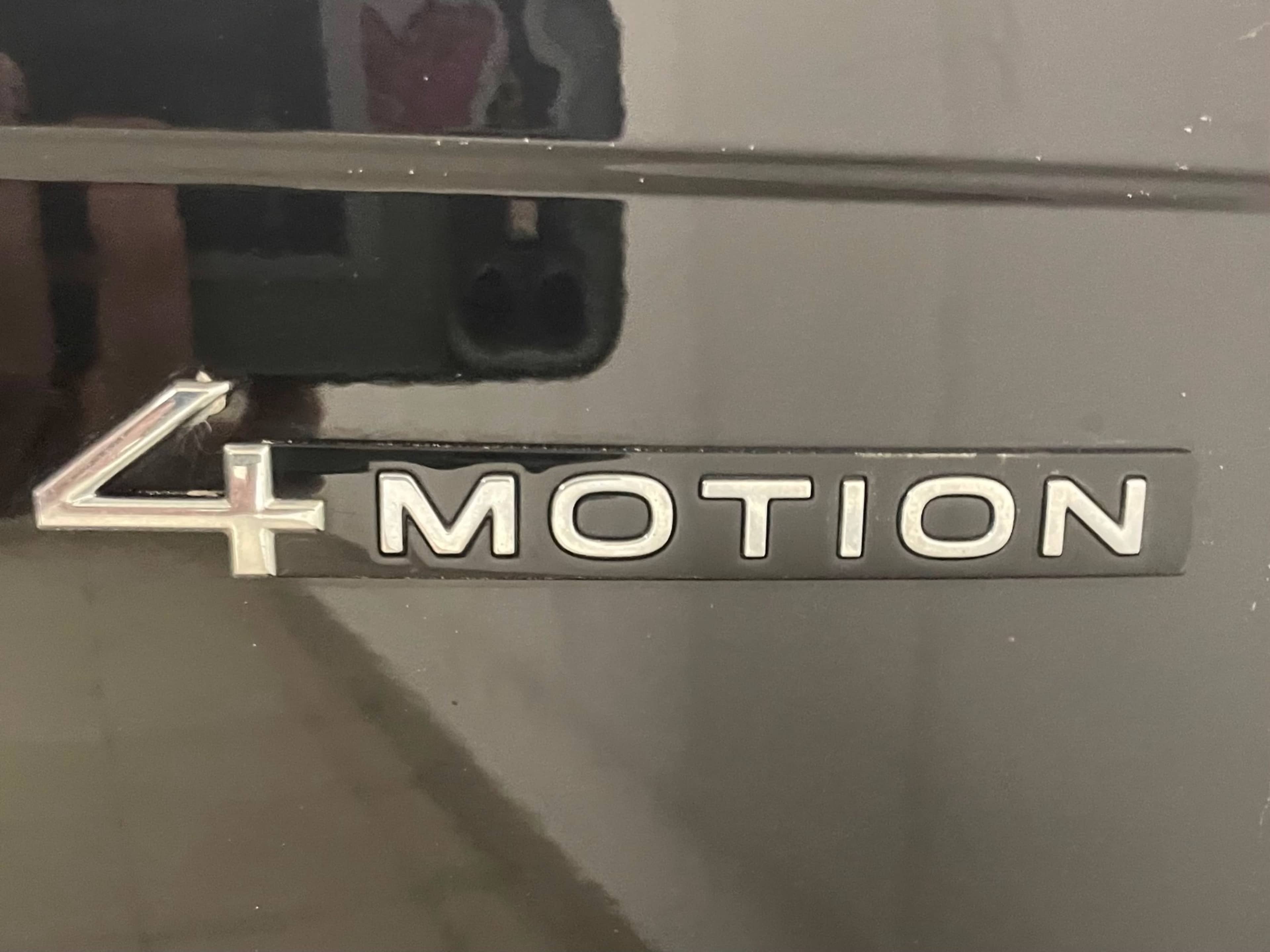 2023 Volkswagen Tiguan SE R-Line Black photo 2