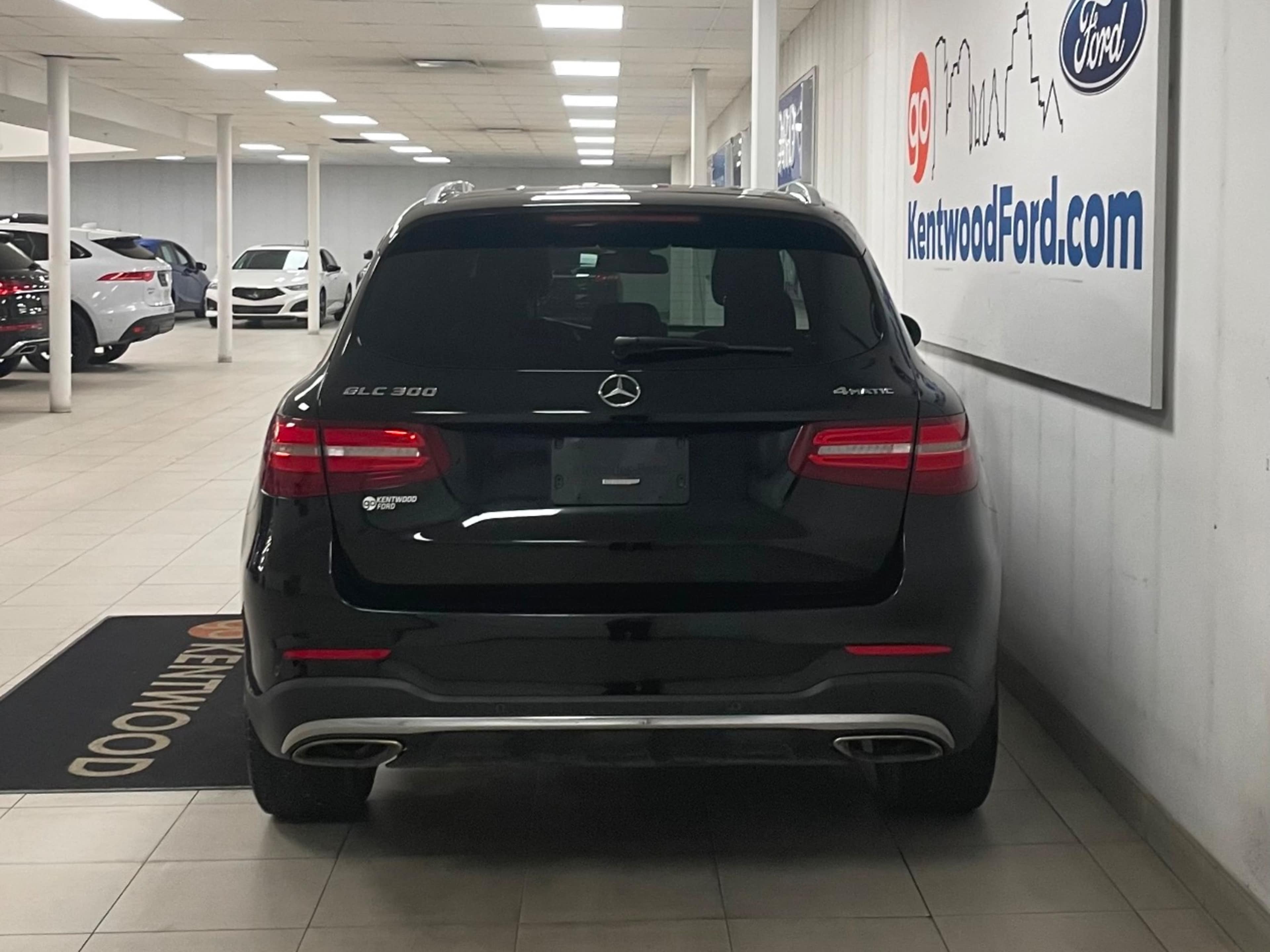 2019 Mercedes Benz GLC 300 photo 4