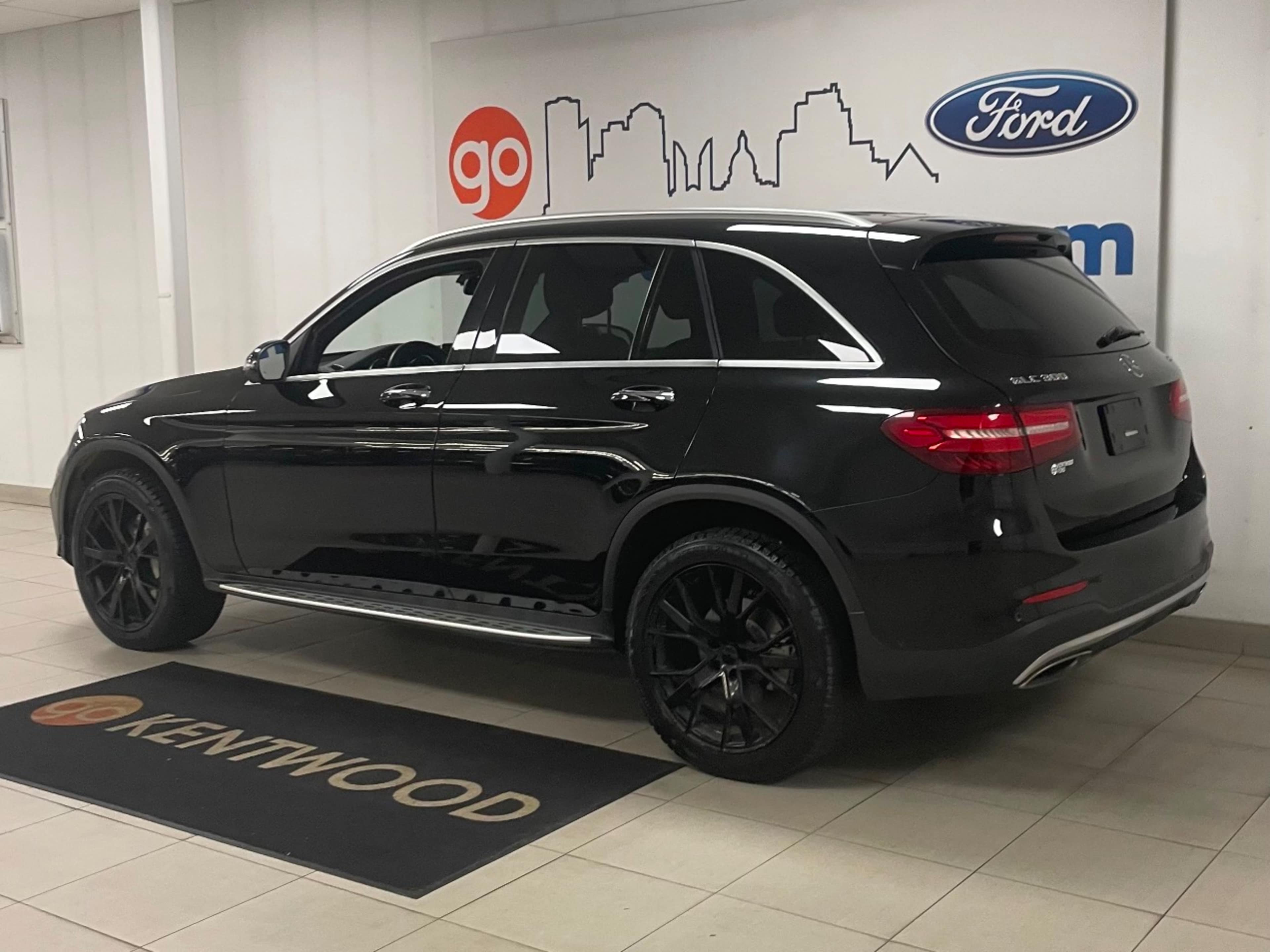 2019 Mercedes Benz GLC 300 photo 3