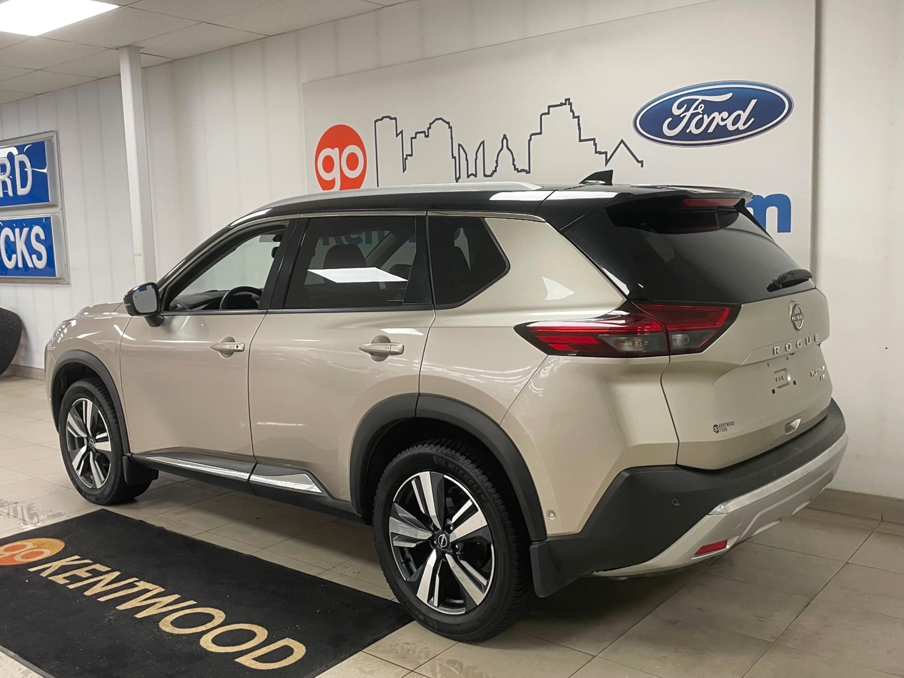 2023 Nissan Rogue Platinum photo 4