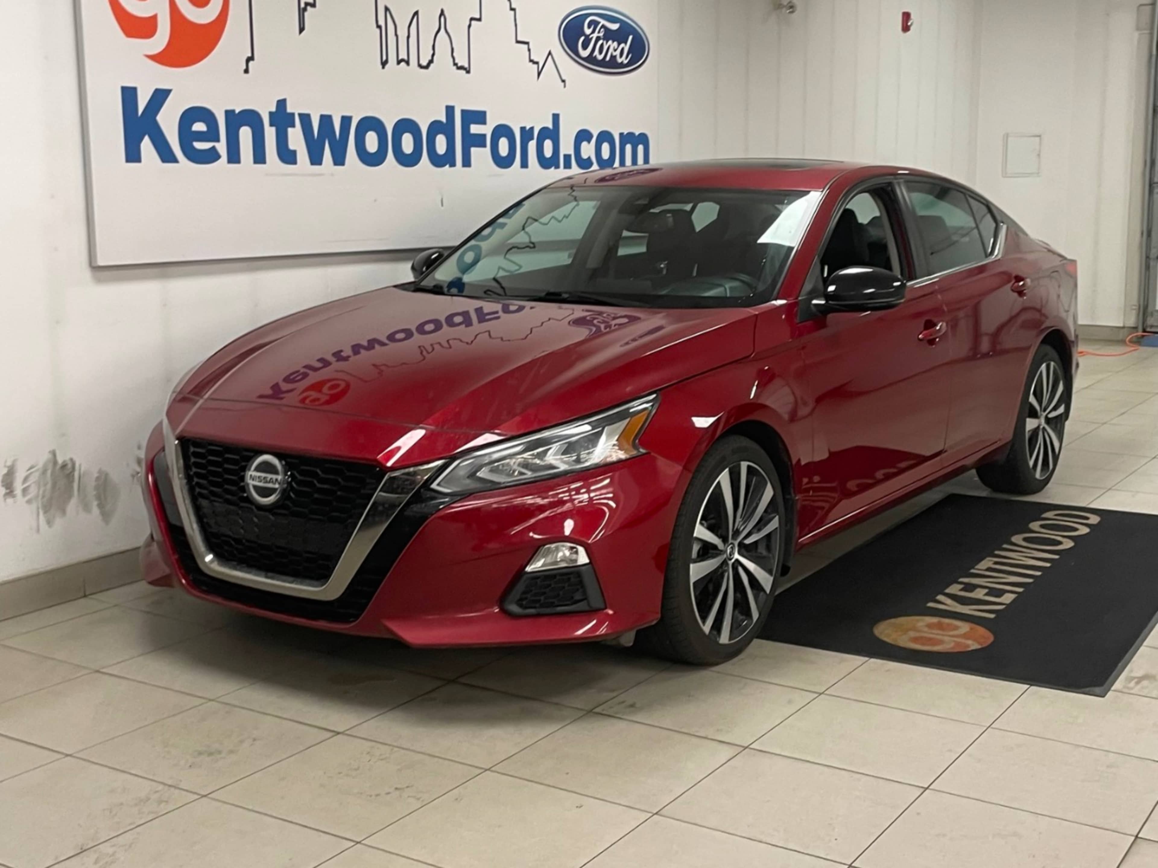 2021 Nissan Altima 2.5 SR photo 2