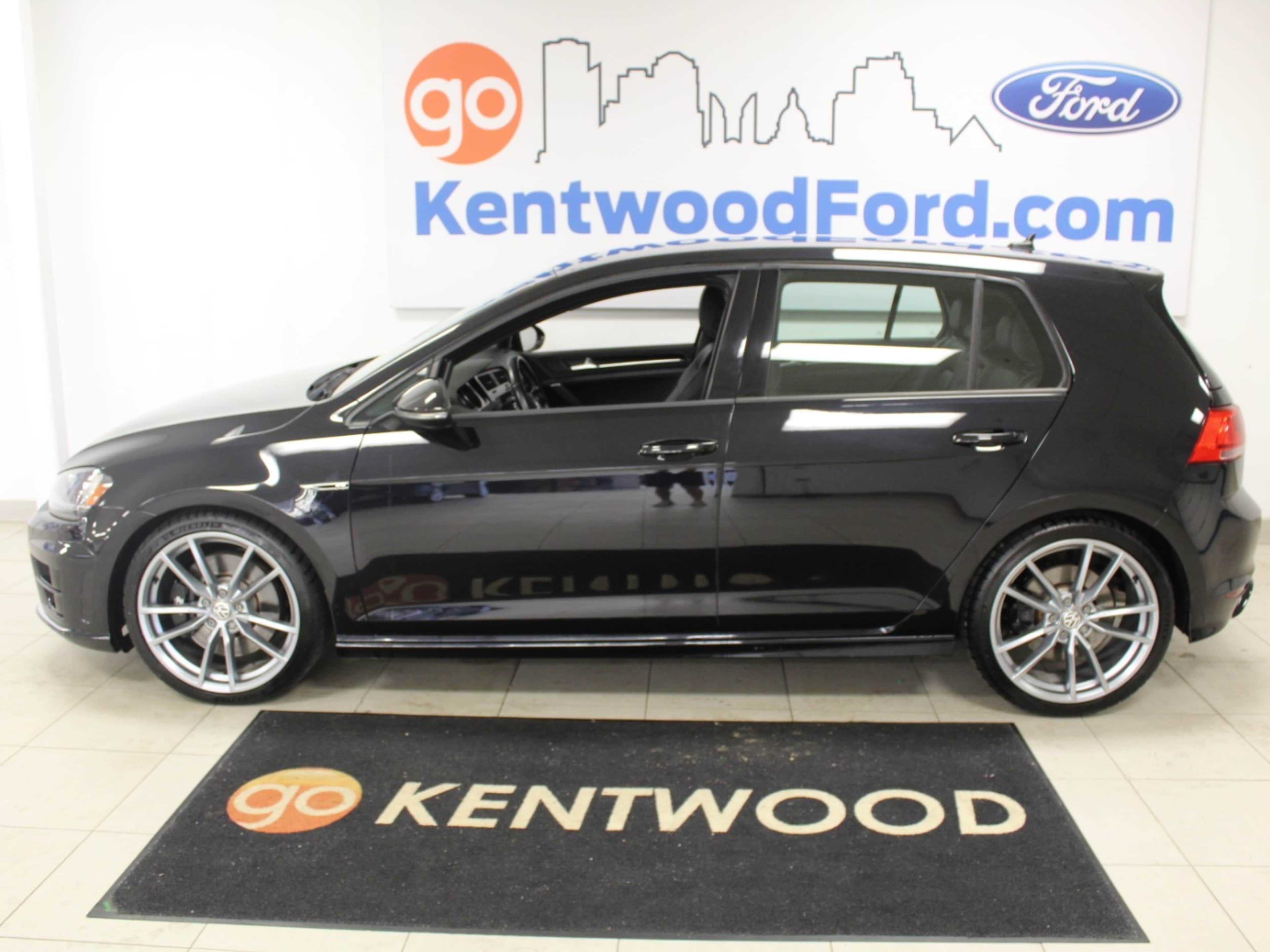 2017 Volkswagen Golf R photo 4