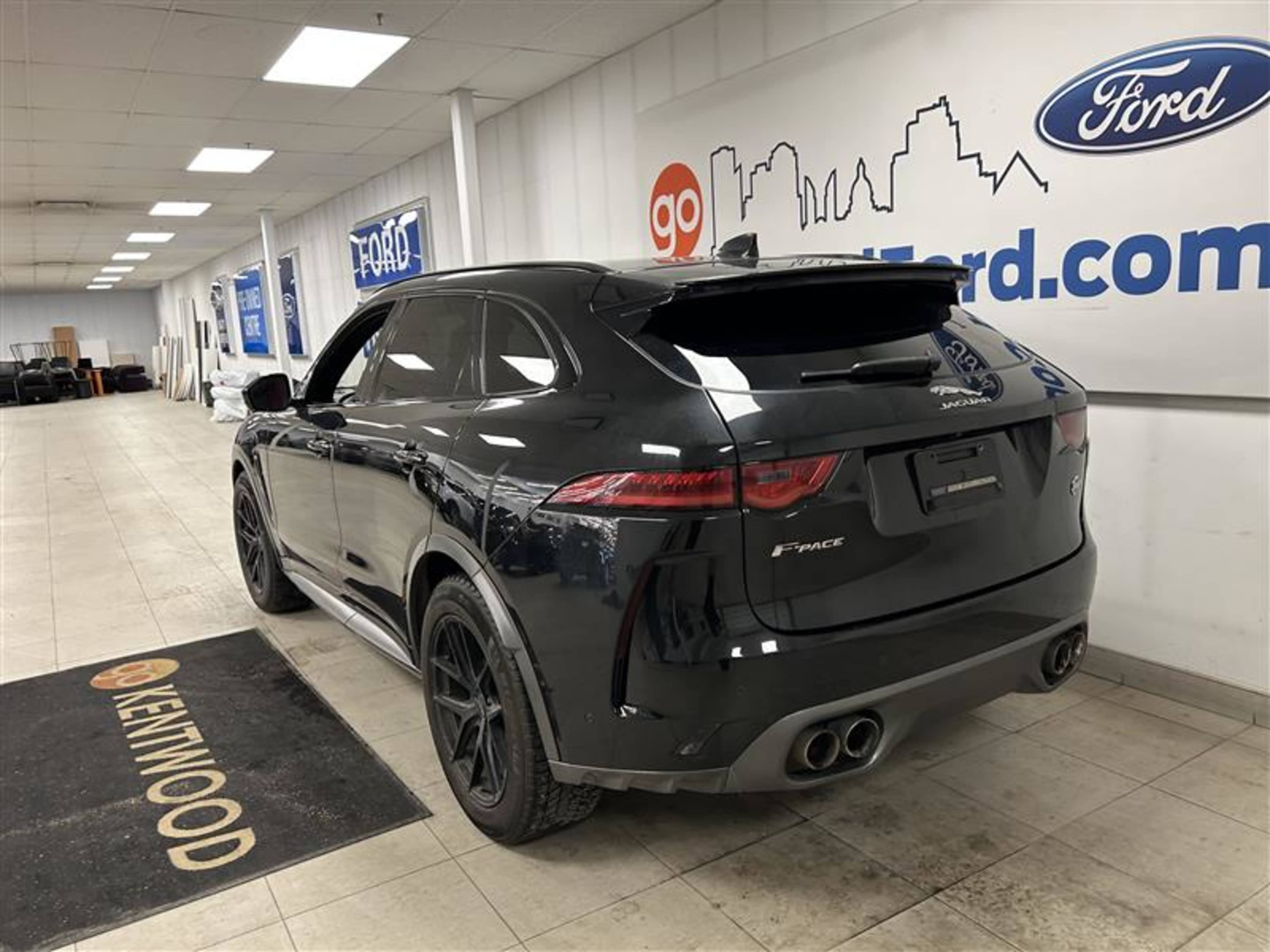 2020 Jaguar F-PACE SVR photo 3