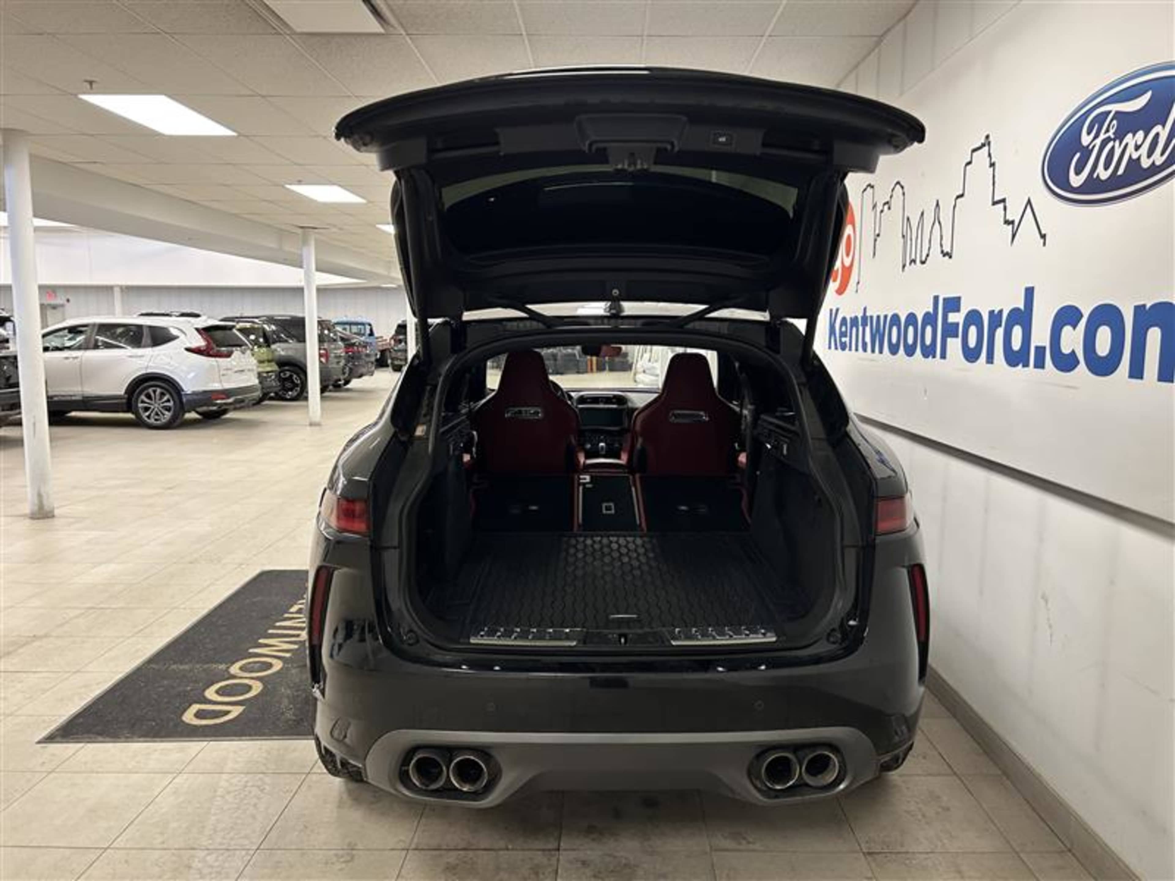 2020 Jaguar F-PACE SVR photo 4