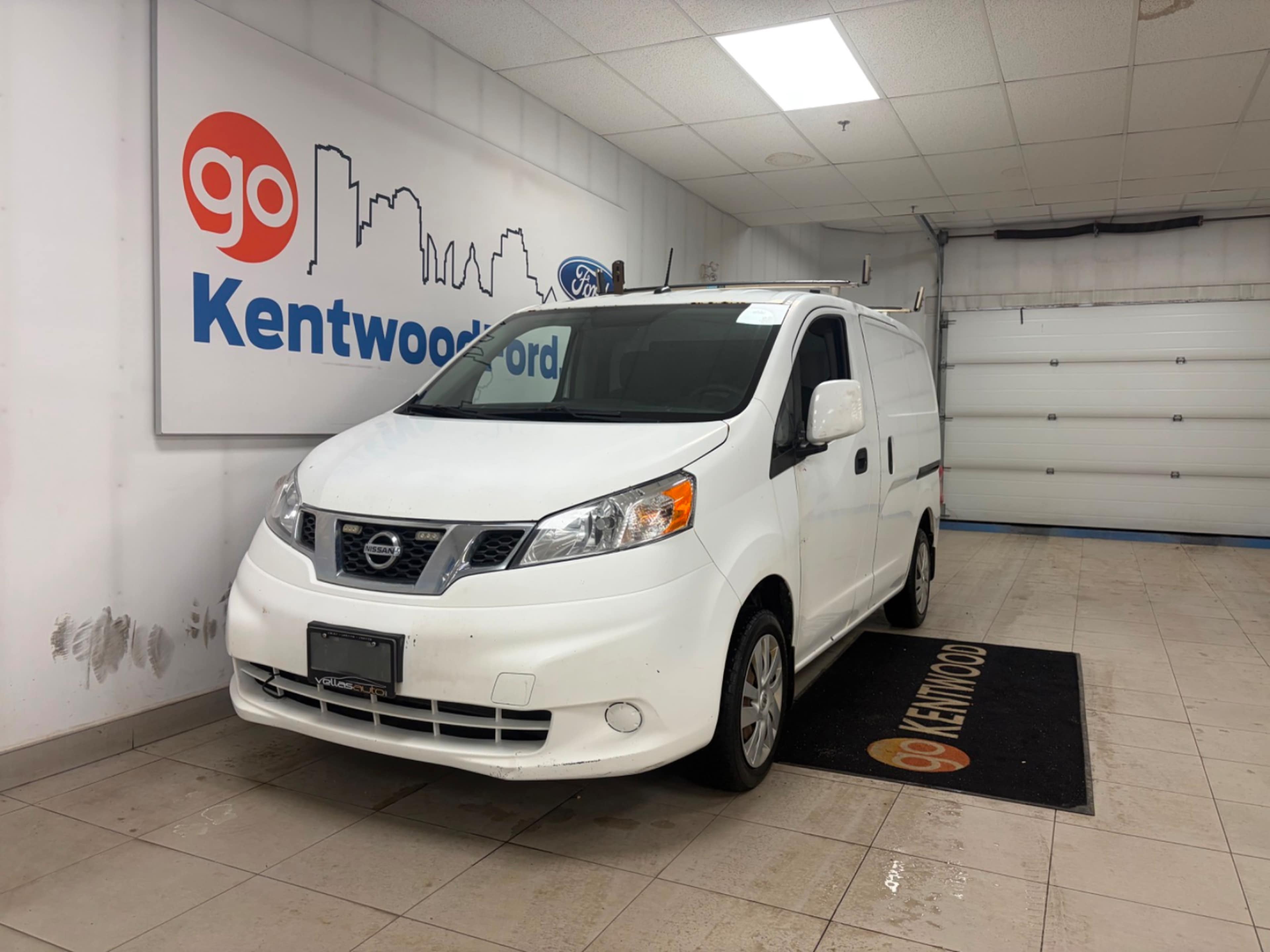 2017 Nissan NV photo 2